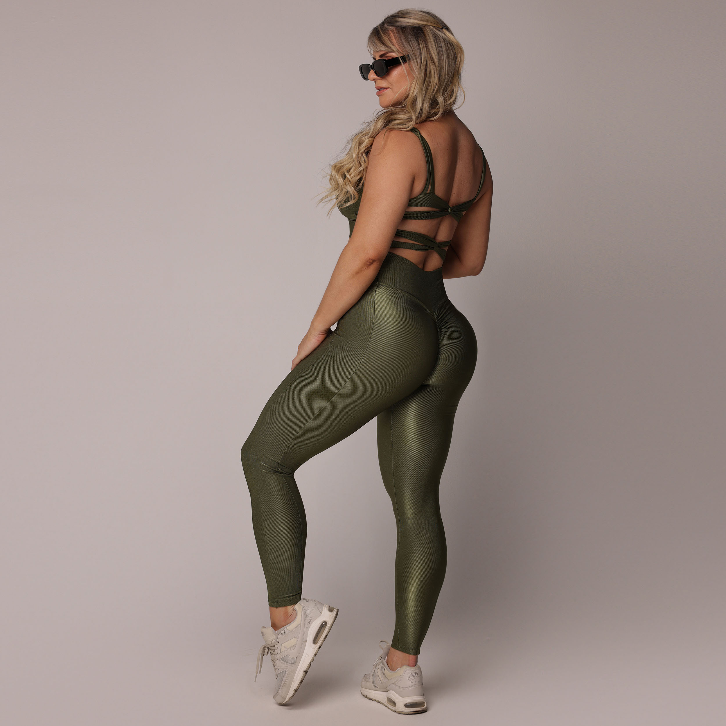 LEGGING VIENA EMPINA BUMBUM GLOSSY VERDE MILITAR - Imagem 5