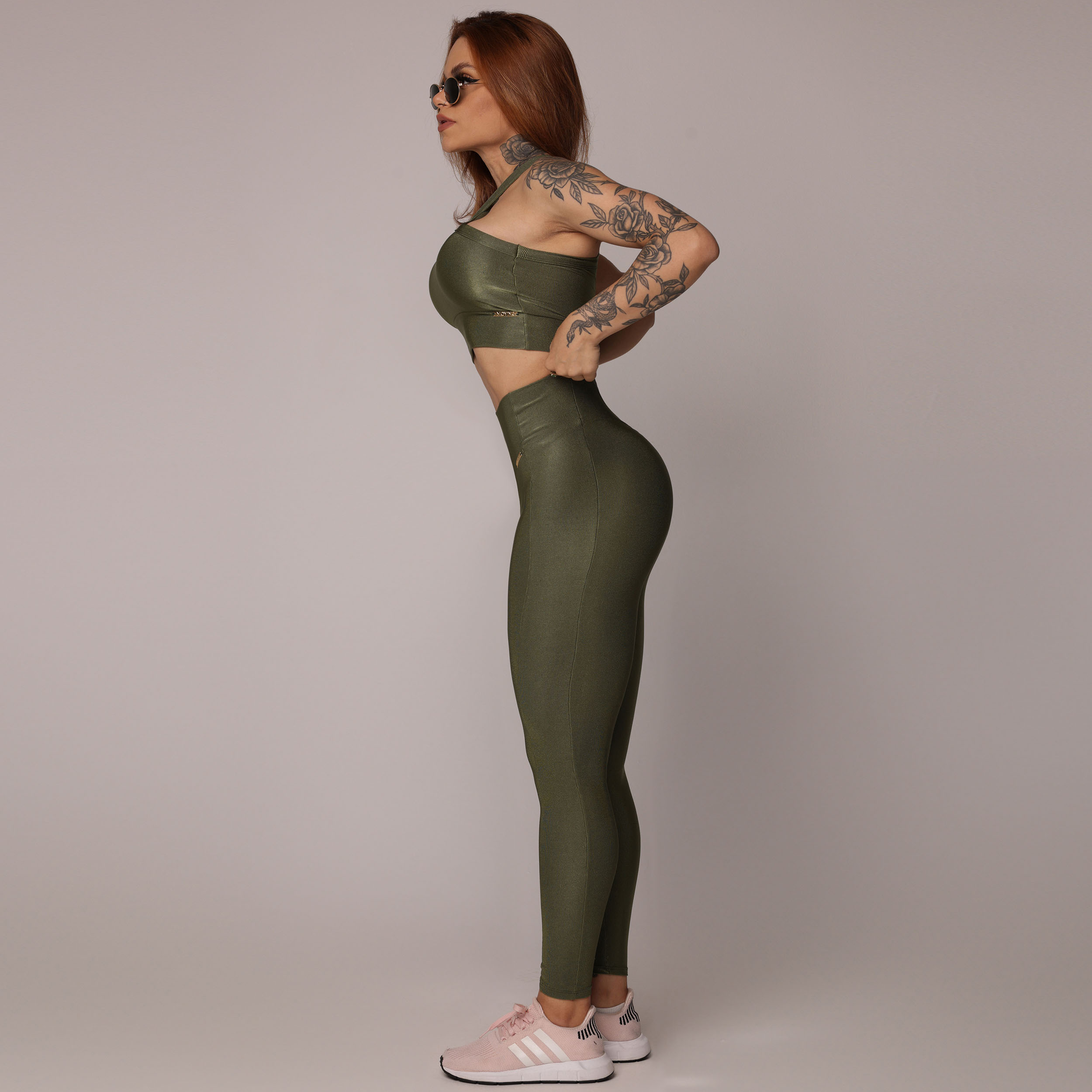 LEGGING VIENA EMPINA BUMBUM GLOSSY VERDE MILITAR - Imagem 9
