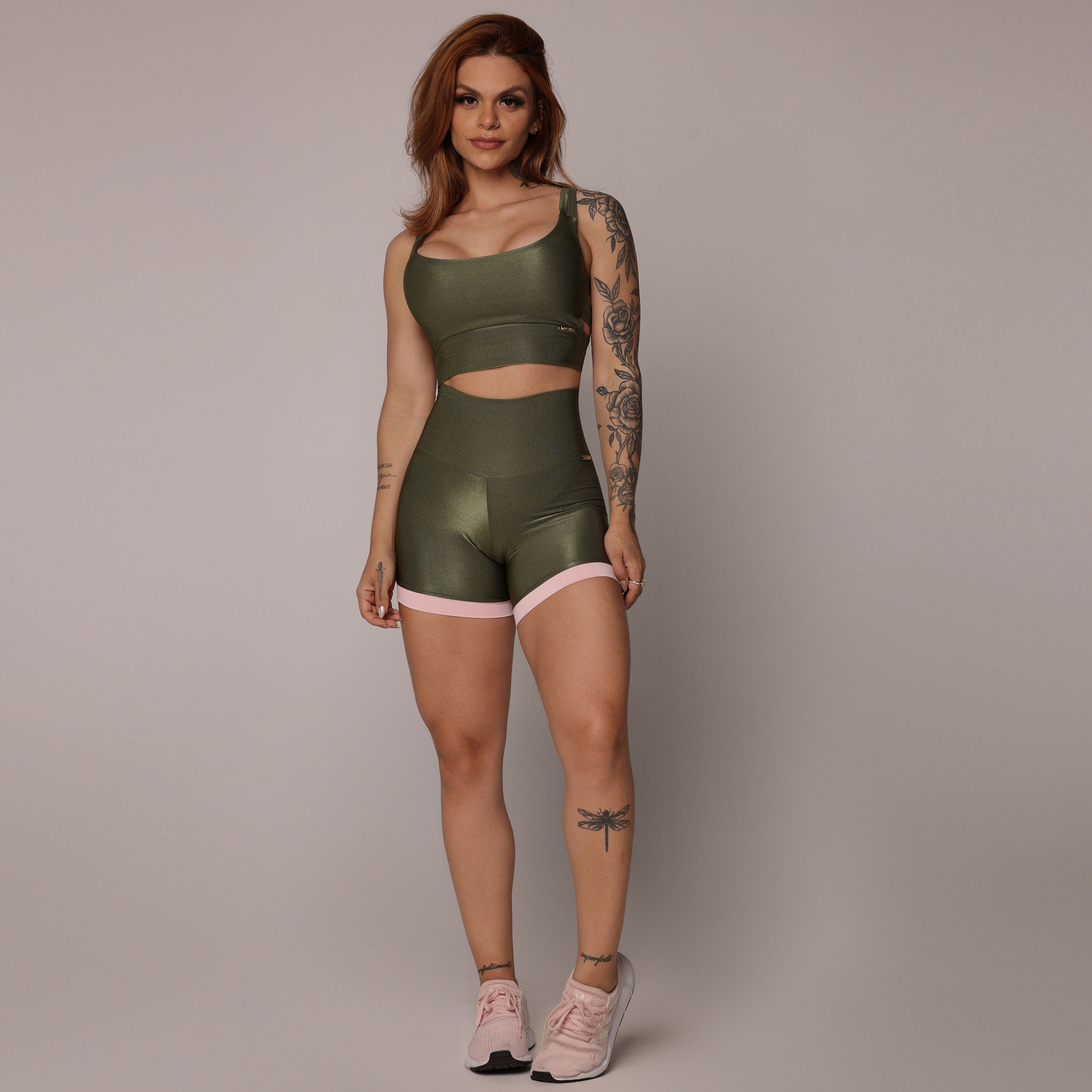 SHORT GYM GLOSSY VERDE MILITAR - Imagem 6