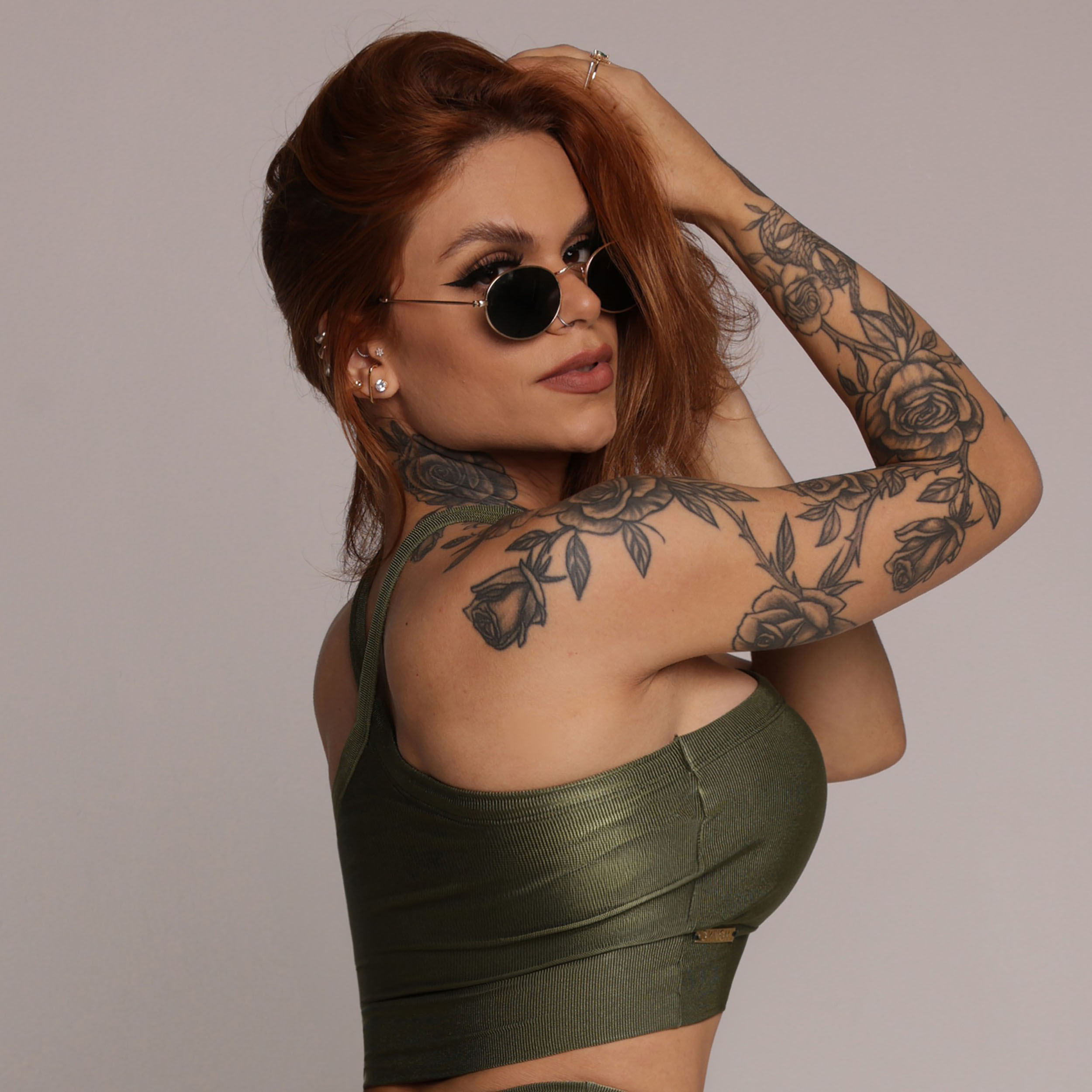 TOP TULIPA GLOSSY VERDE MILITAR - Imagem 4
