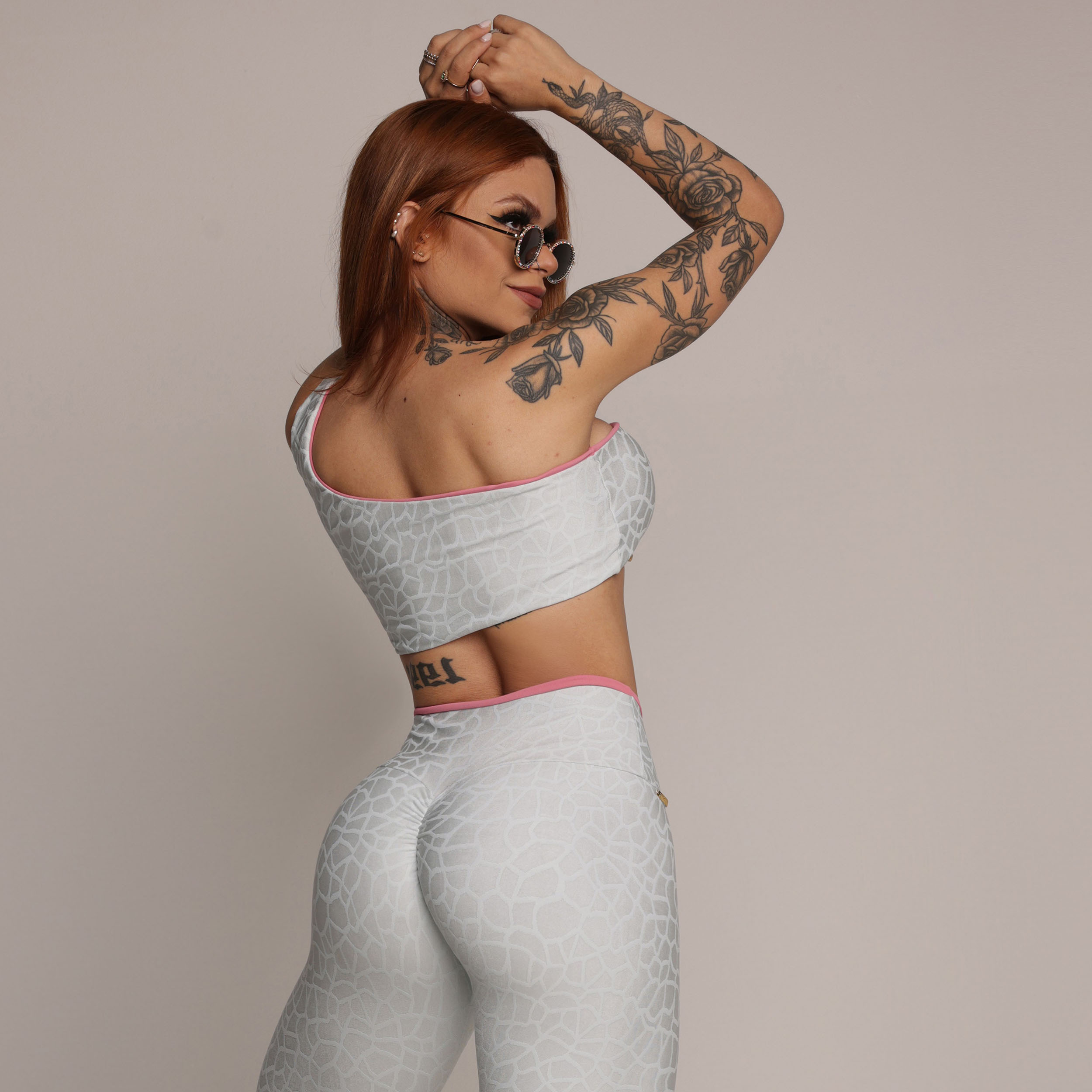 LEGGING BICOLOR EMPINA BUMBUM JACQUARD CRACK - Imagem 3