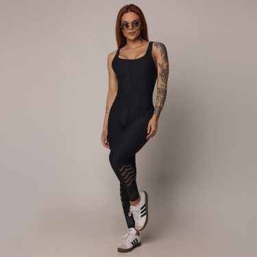 MACACÃO CONFORT EMPINA BUMBUM JACQUARD DOTS PRETO