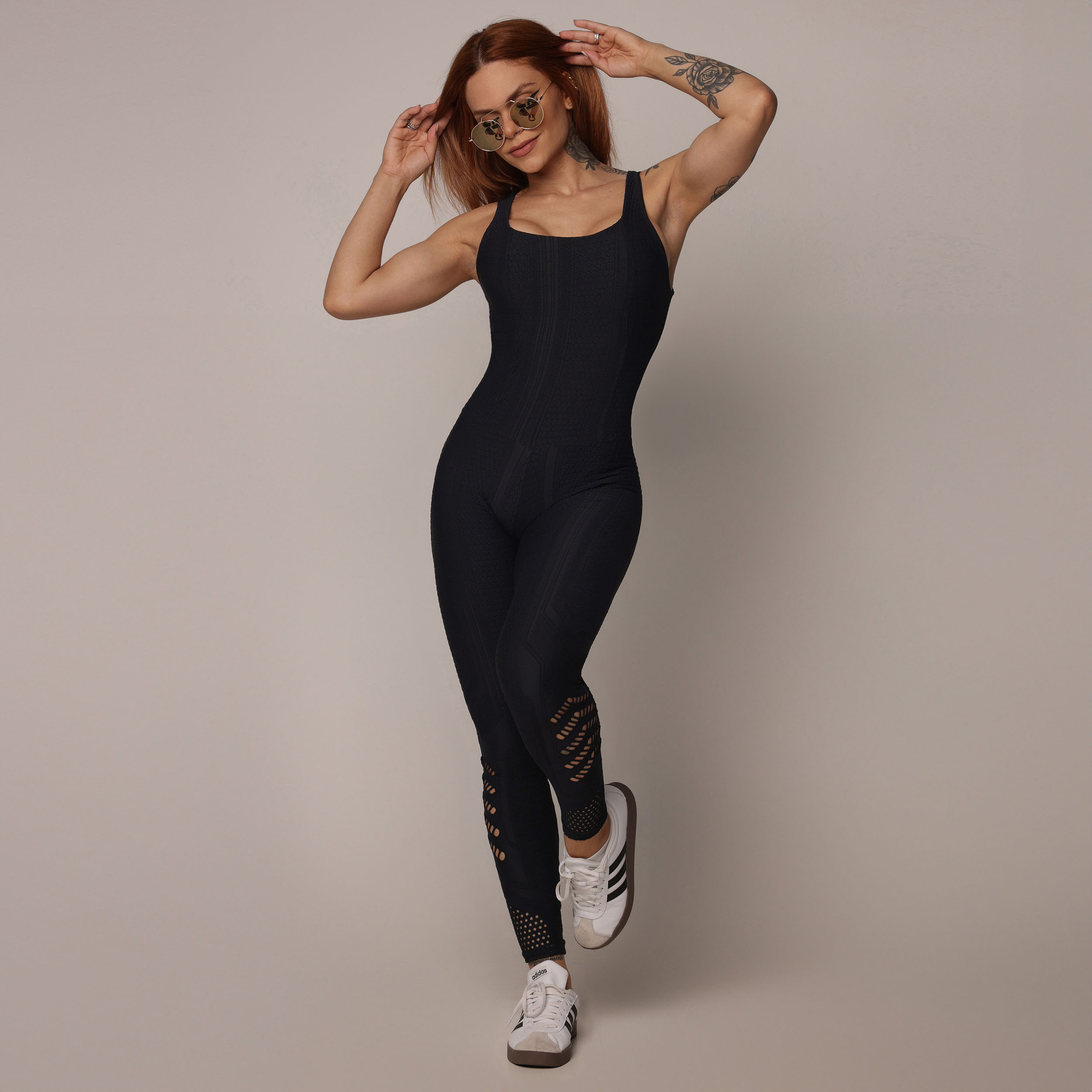 MACACÃO CONFORT EMPINA BUMBUM JACQUARD DOTS PRETO - Imagem 5