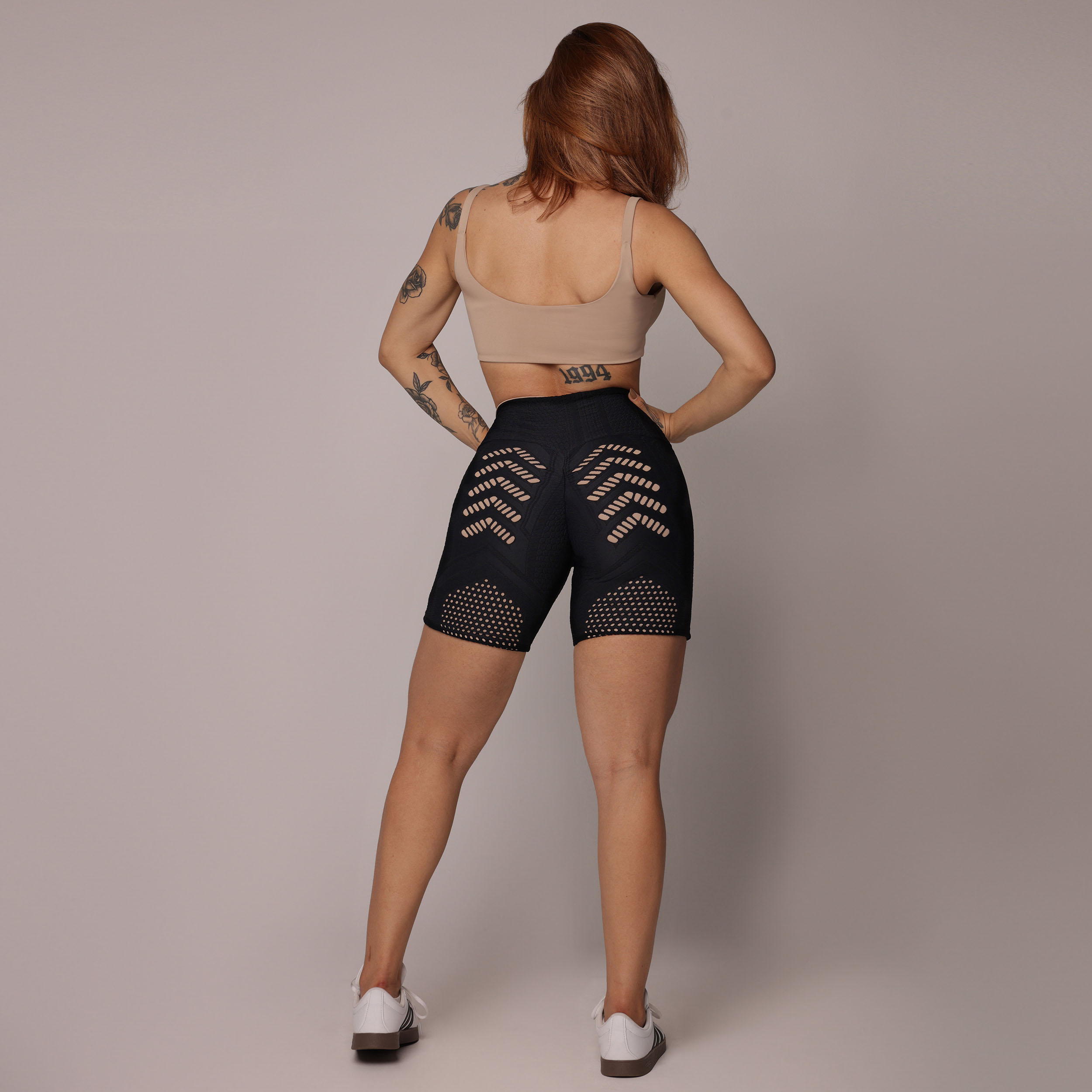 SHORT EMPINA BUMBUM JACQUARD DOTS PRETO - Imagem 7