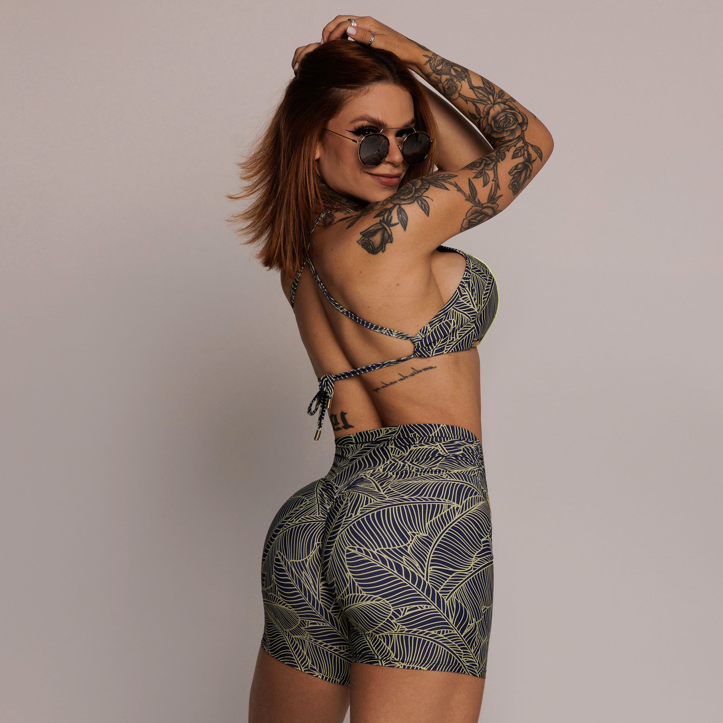 SHORT ROMANA EMPINA BUMBUM TROPICAL LEAF EXCLUSIVO - Imagem 3