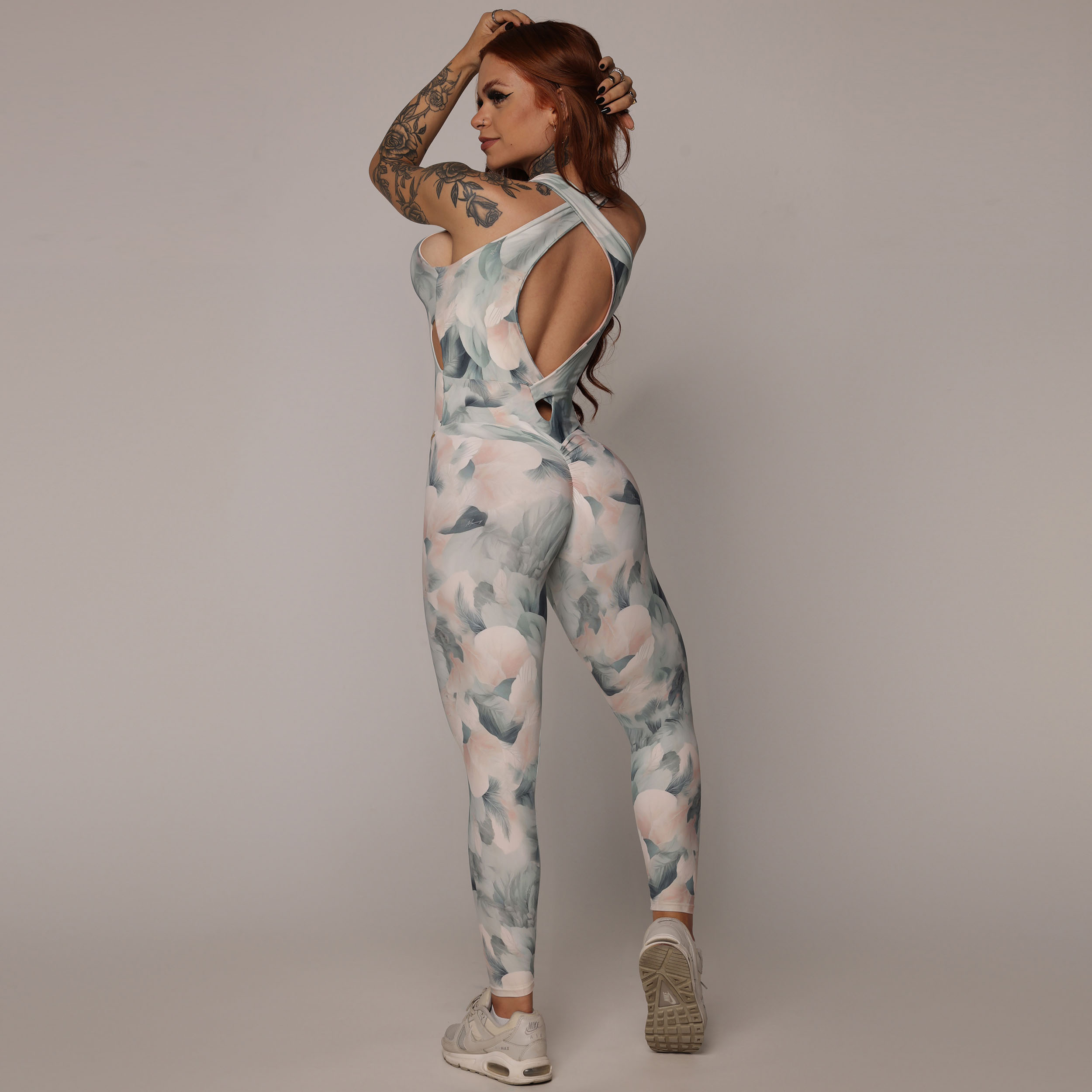 MACACÃO CLOUD GATE EMPINA BUMBUM PLUMAS EXCLUSIVO - Imagem 7