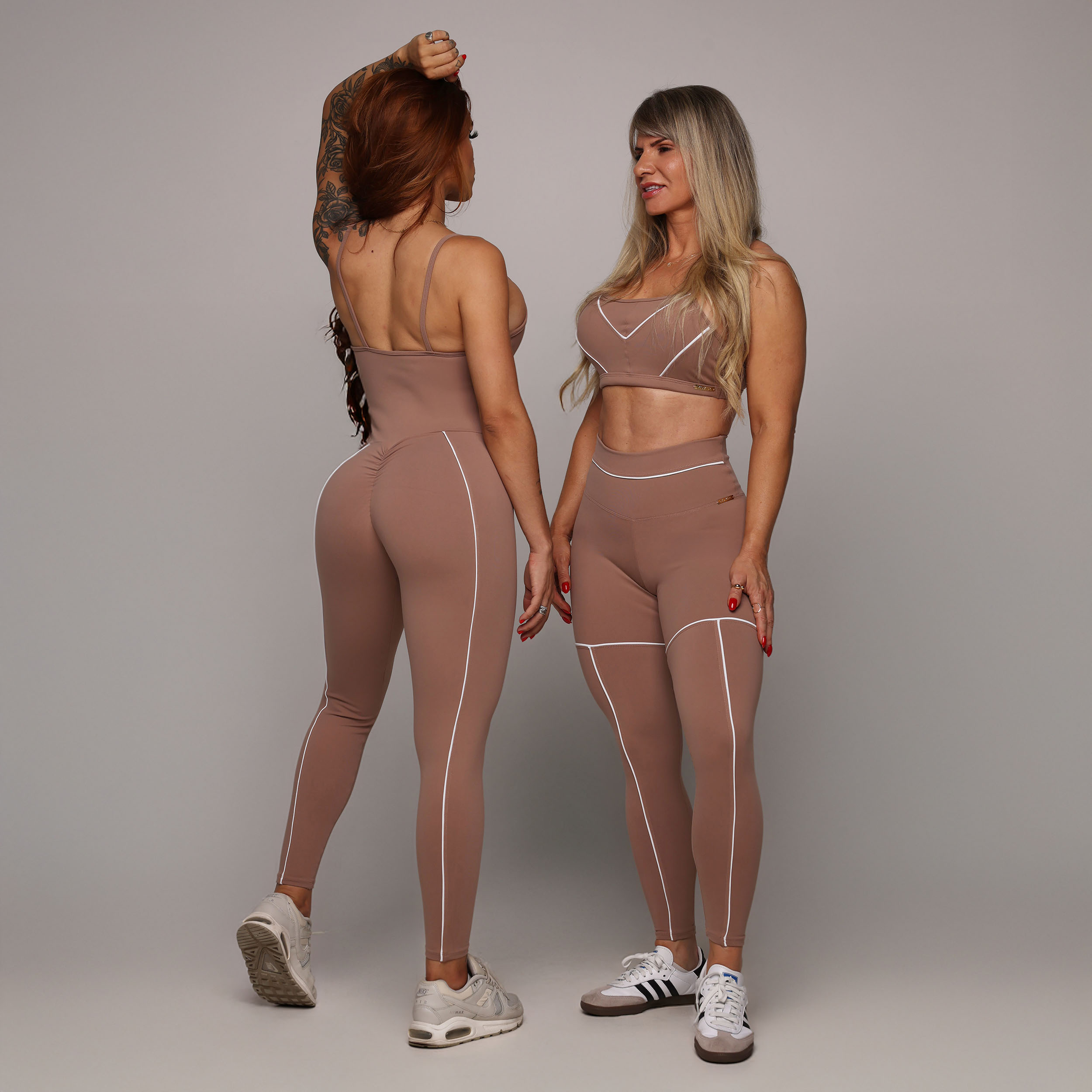 MACACÃO QUEENS EMPINA BUMBUM AVELÃ - Imagem 8