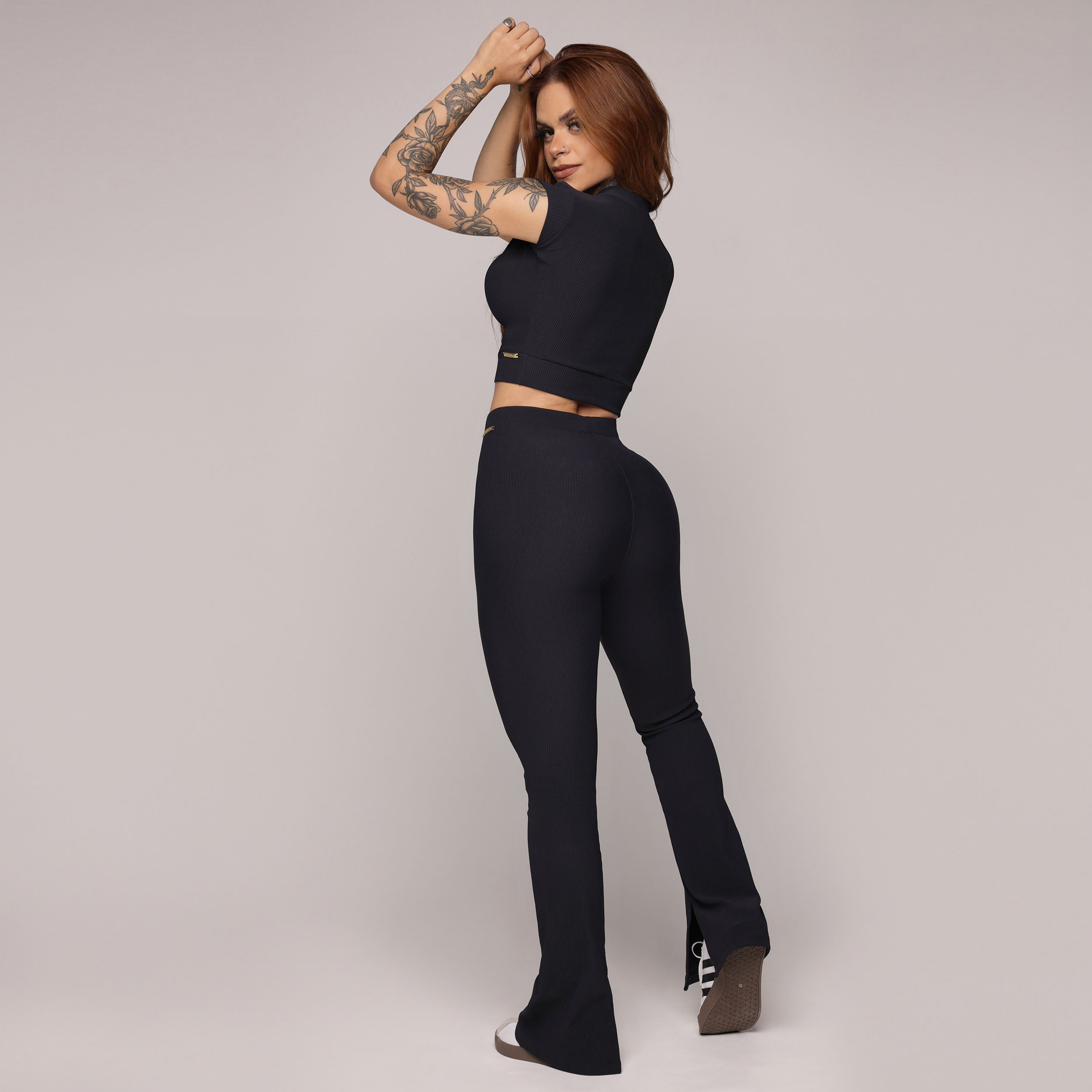 CALÇA FLARE JACQUARD CANELADO PRETO - Imagem 9