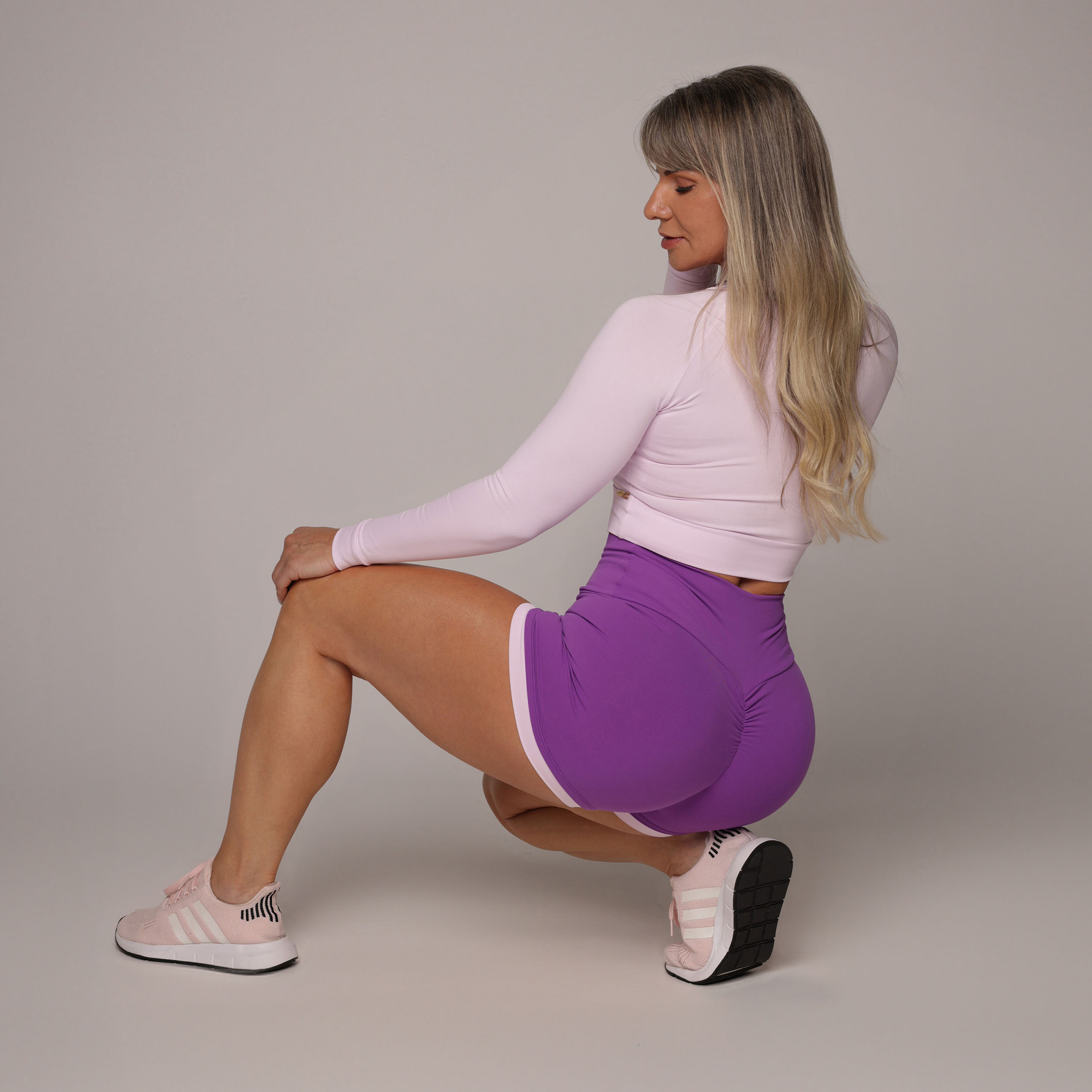 SHORT GYM EMPINA BUMBUM GRAPE - Imagem 7