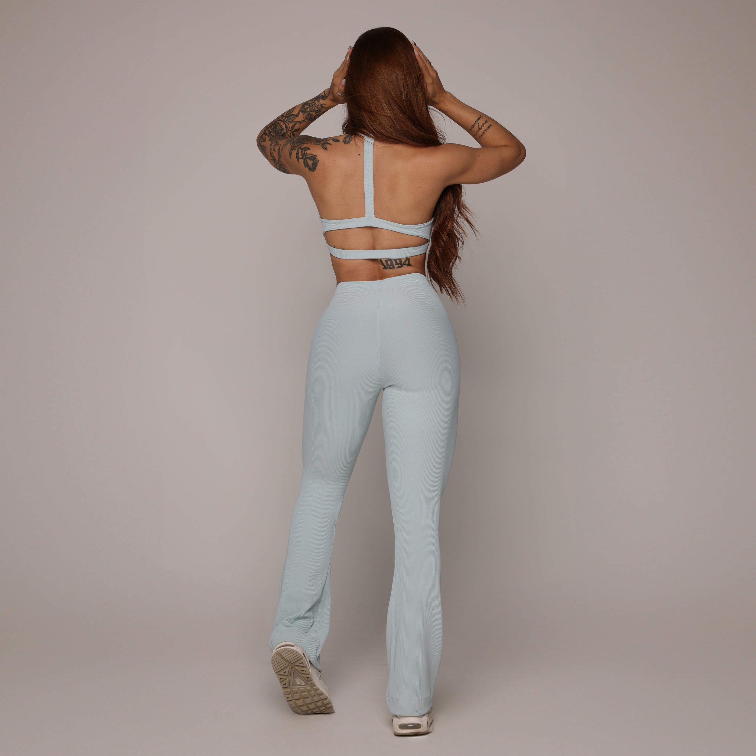 CALÇA FLARE JACQUARD CANELADO AZUL SERENITY - Imagem 4