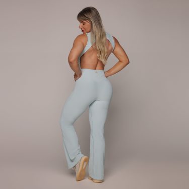 MACACÃO CHIPRE FLARE JACQUARD CANELADO AZUL SERENITY