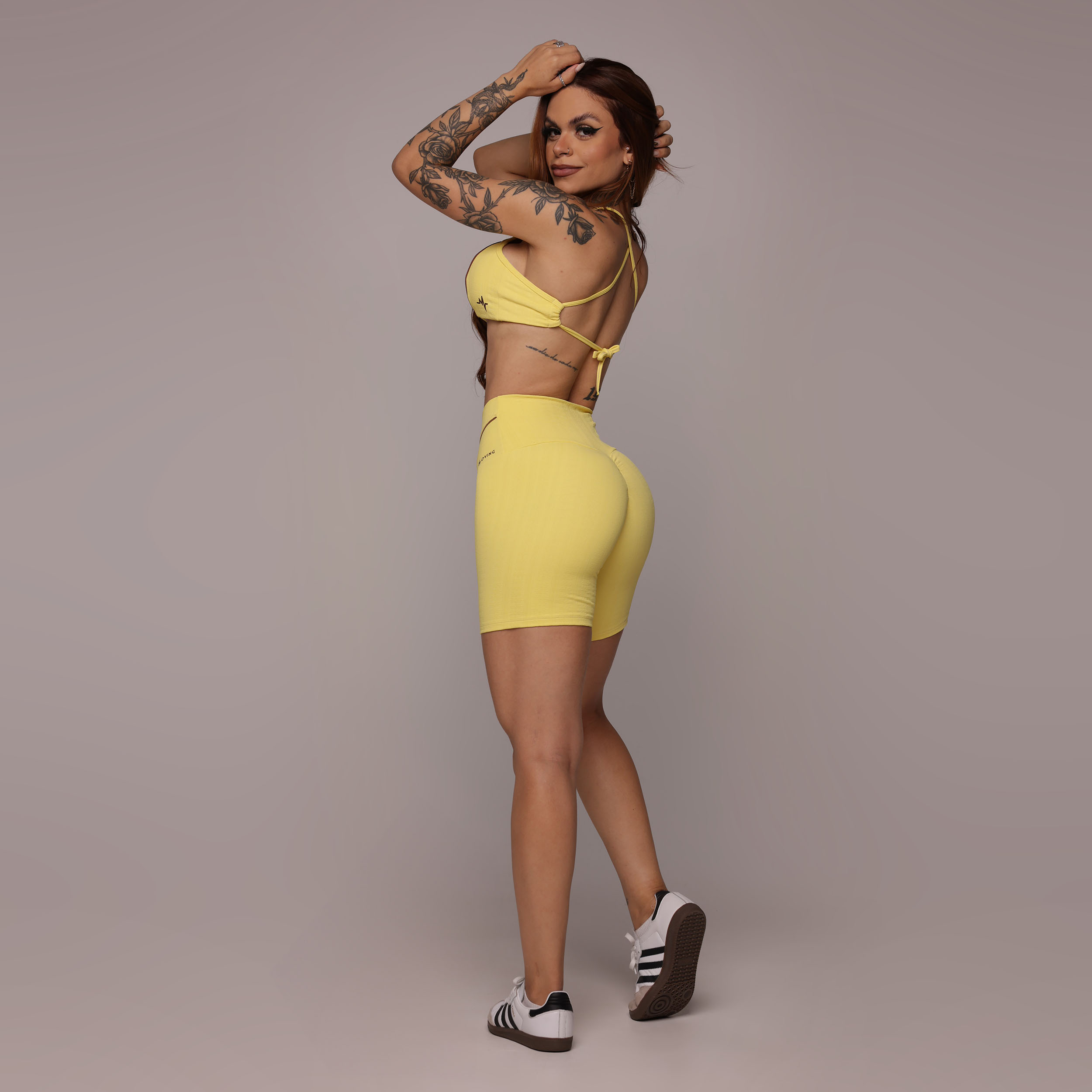 SHORT CHADE EMPINA BUMBUM JACQUARD FLOWERS HONEY - Imagem 6