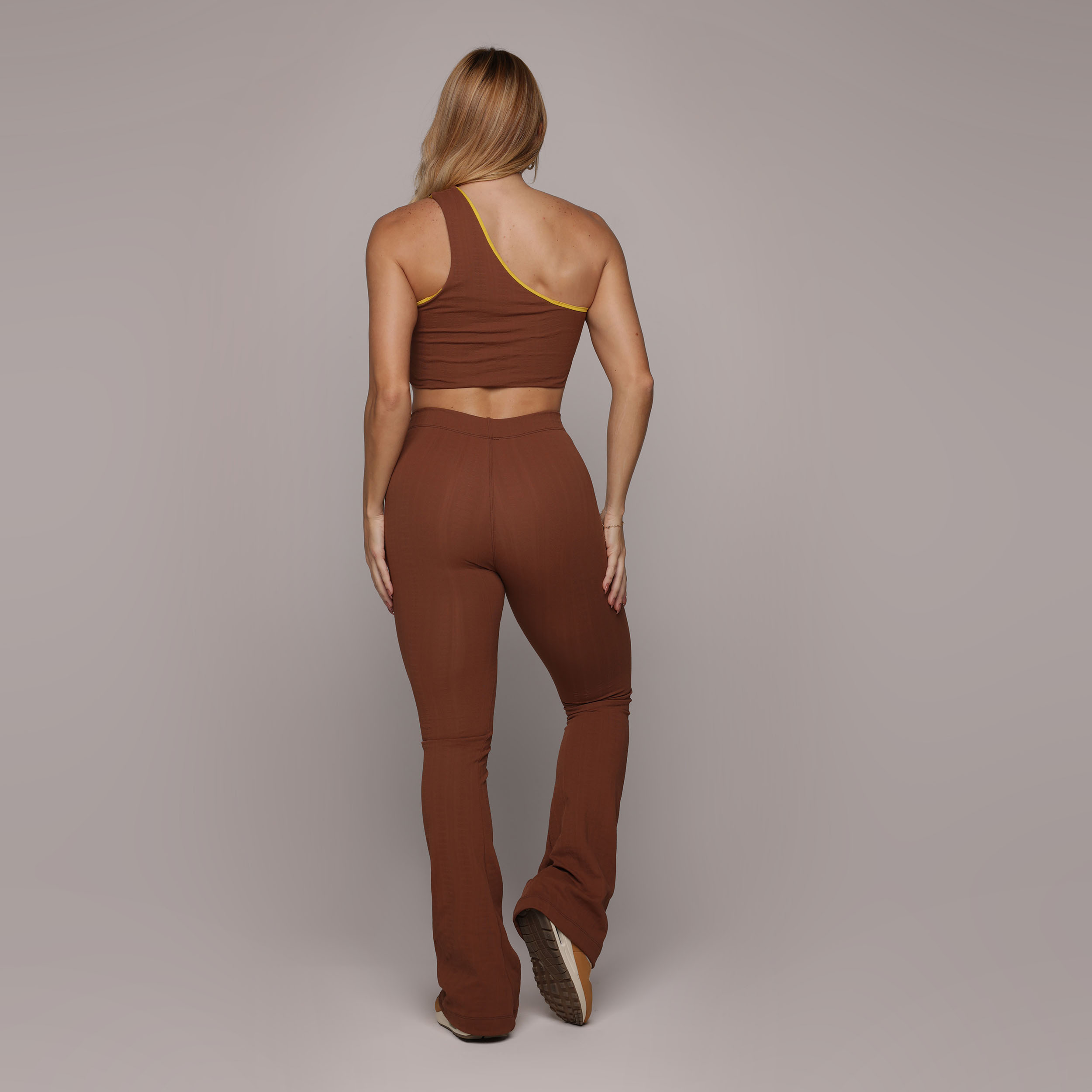 CALÇA FLARE JACQUARD FLOWERS COFFEE - Imagem 6