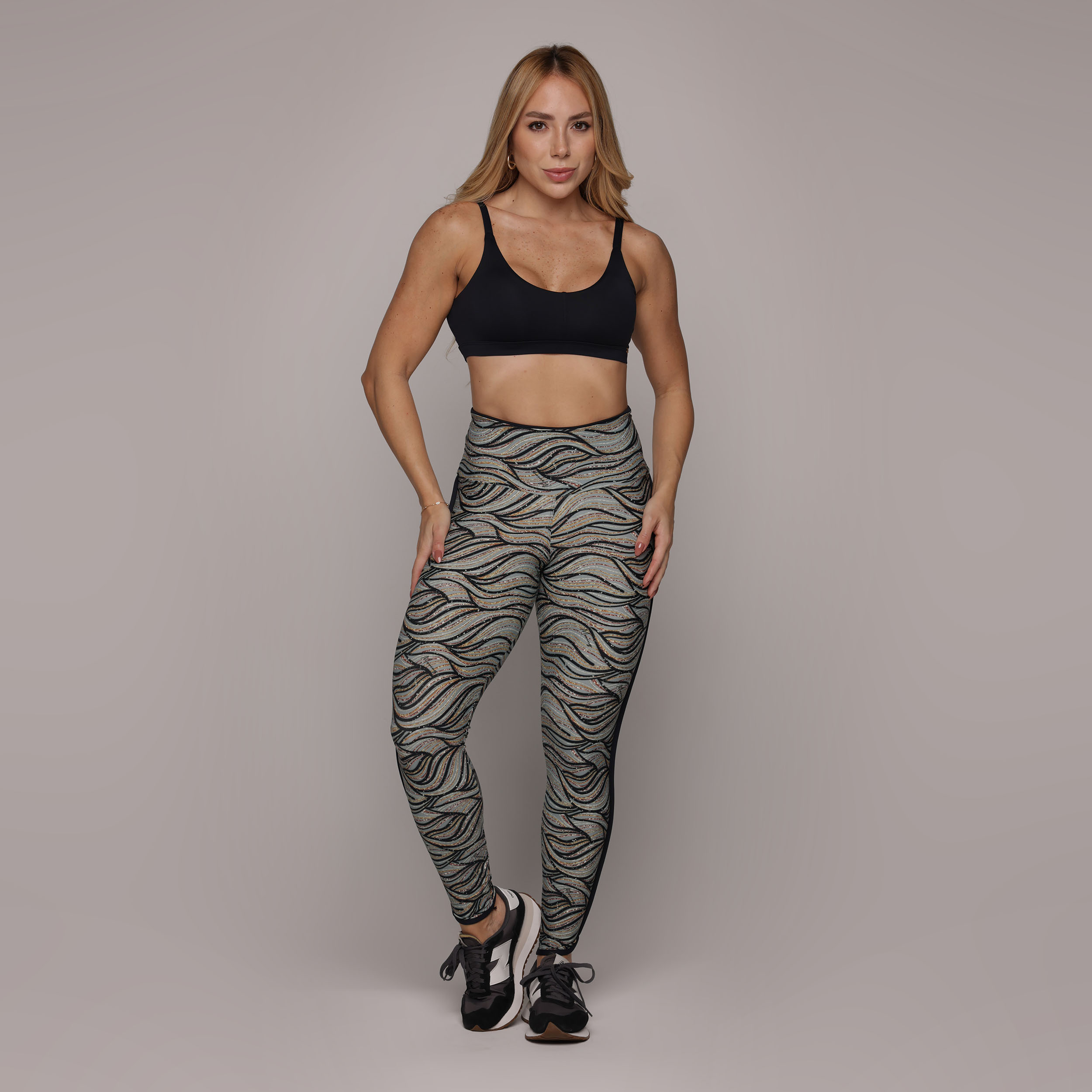 LEGGING LIVE BICOLOR EMPINA BUMBUM SHINE EXCLUSIVA - Imagem 8