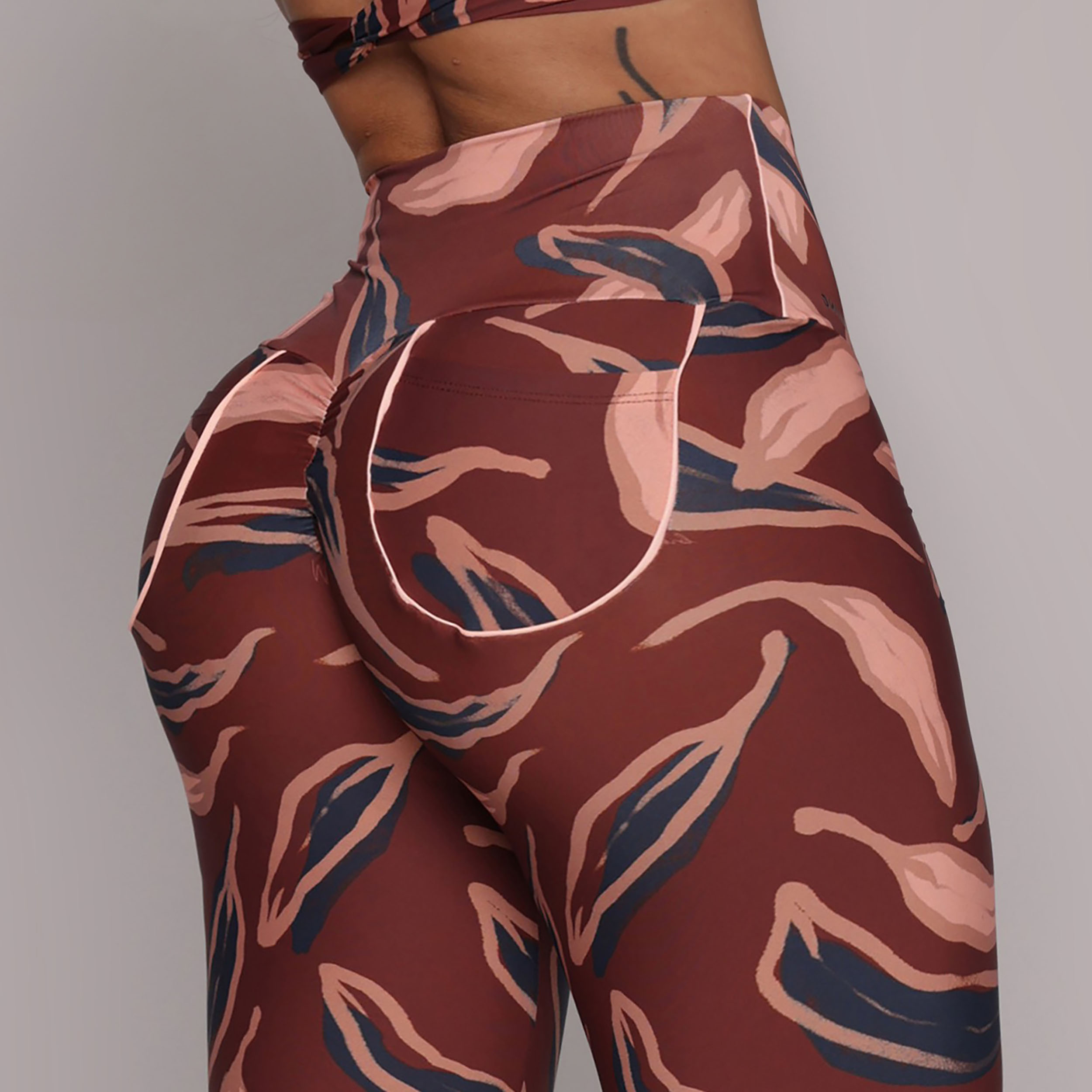 LEGGING EMPINA BUMBUM BOLSINHO AMARA EXCLUSIVA