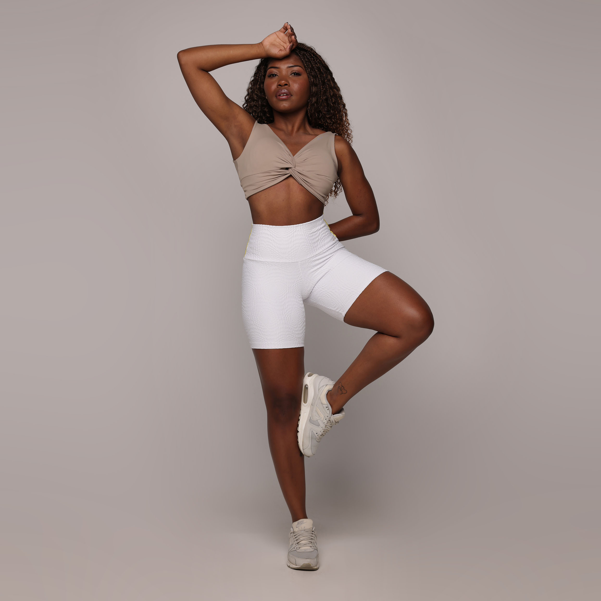 SHORT BOLSINHO EMPINA BUMBUM JACQUARD CROCO BRANCO - Imagem 3