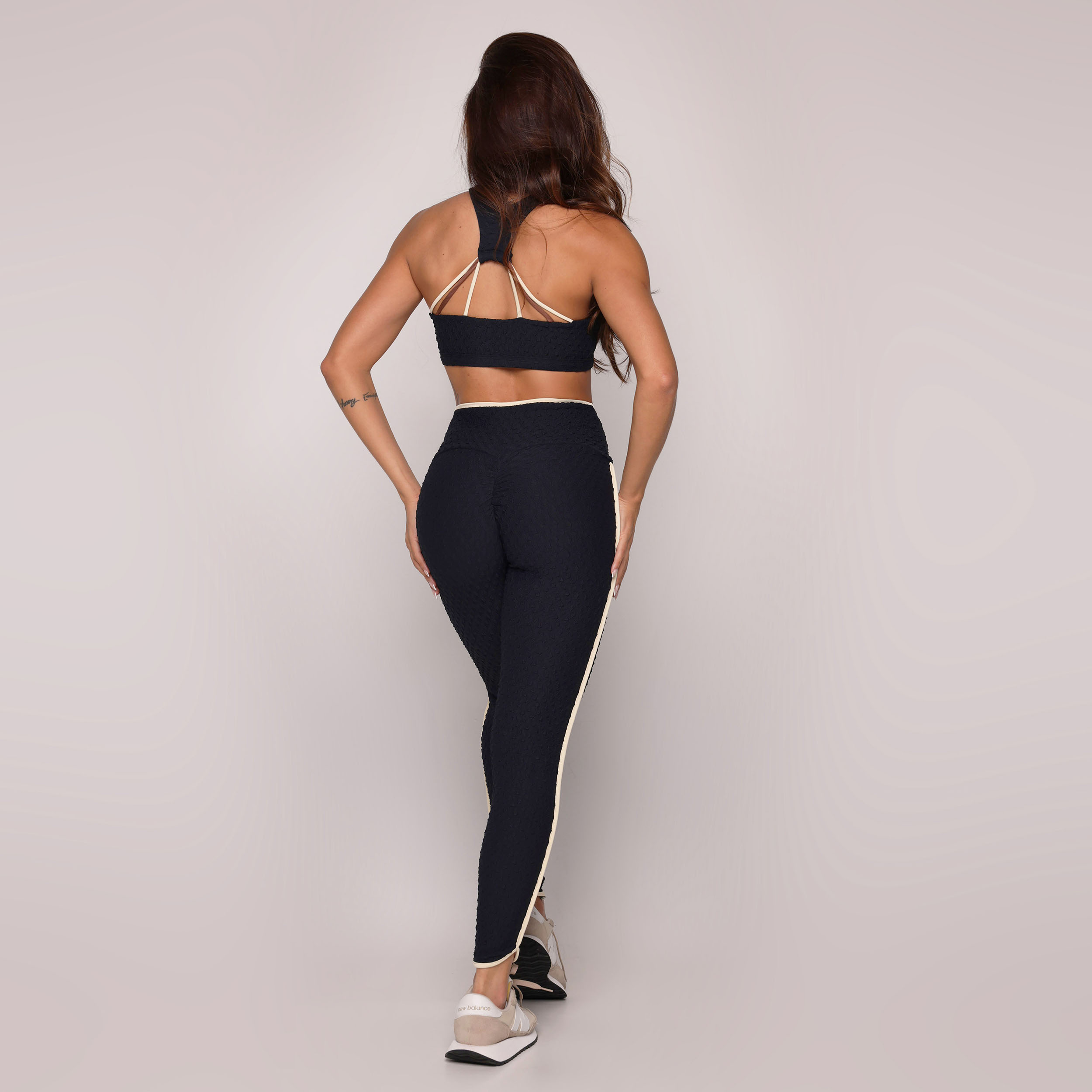 LEGGING LIVE BICOLOR EMPINA BUMBUM JACQUARD DIAMOND PRETO - Imagem 4