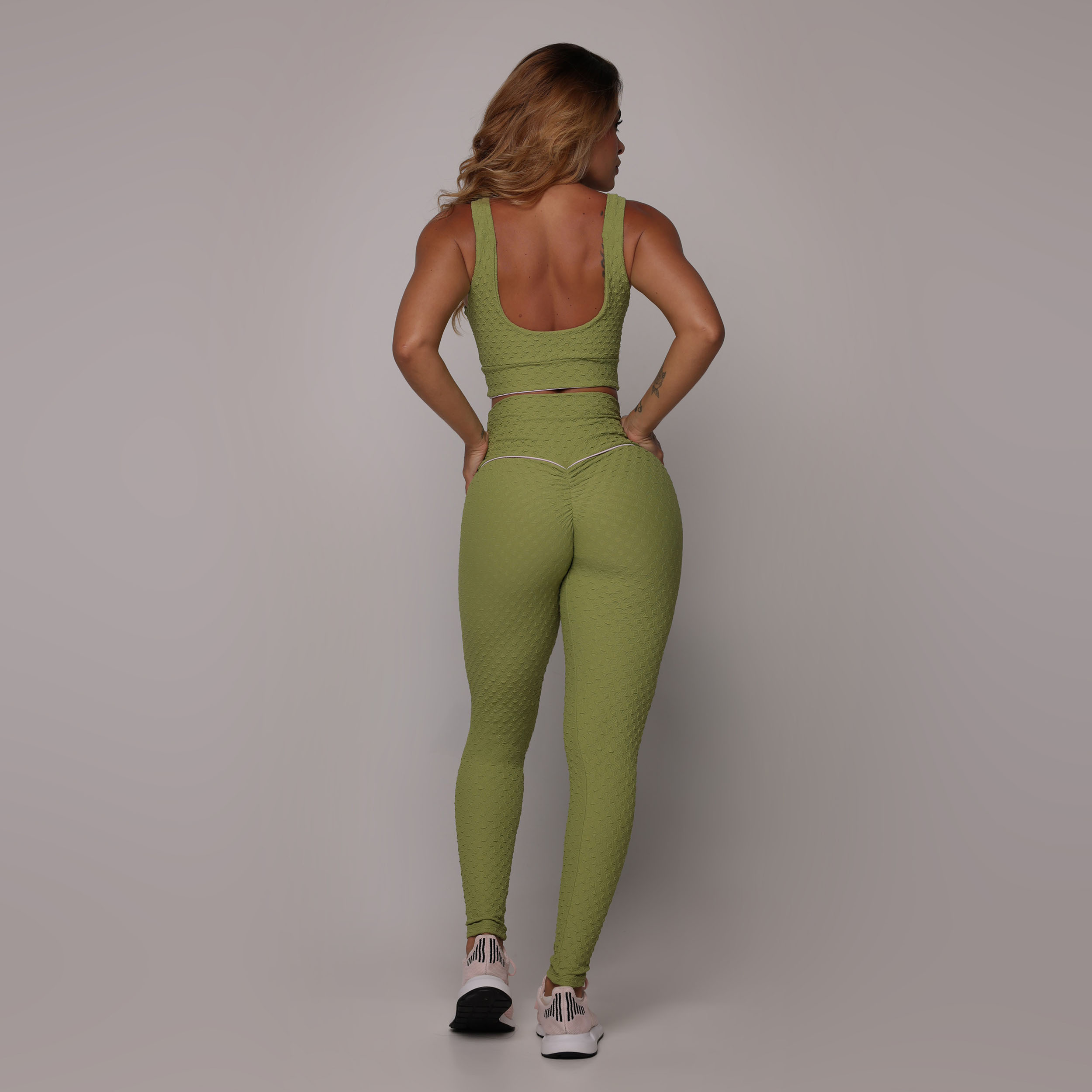 LEGGING WALK EMPINA BUMBUM JACQUARD DIAMOND OLIVA - Imagem 5