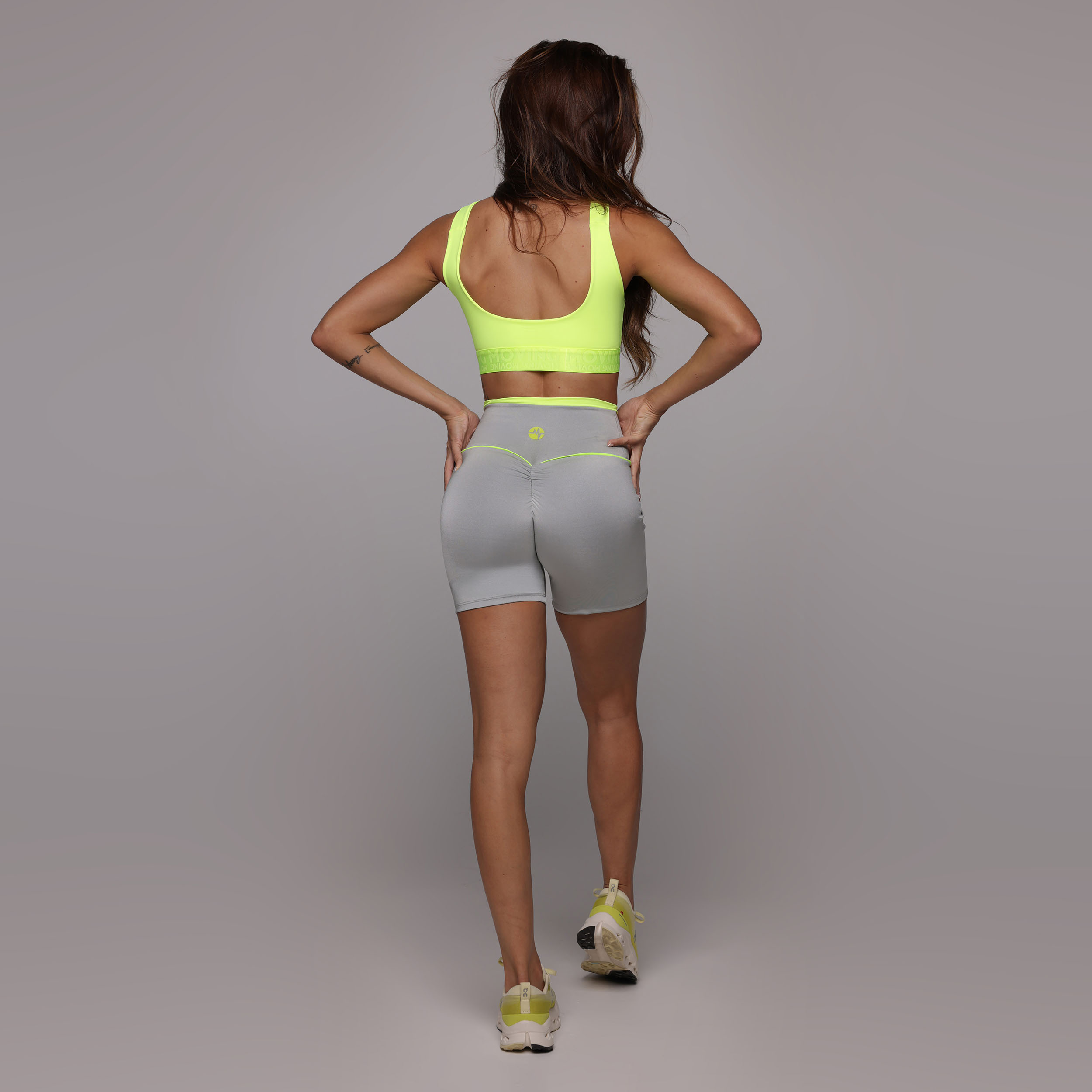SHORT WALK EMPINA BUMBUM BICOLOR BLACKOUT GLOSS LUA - Imagem 5