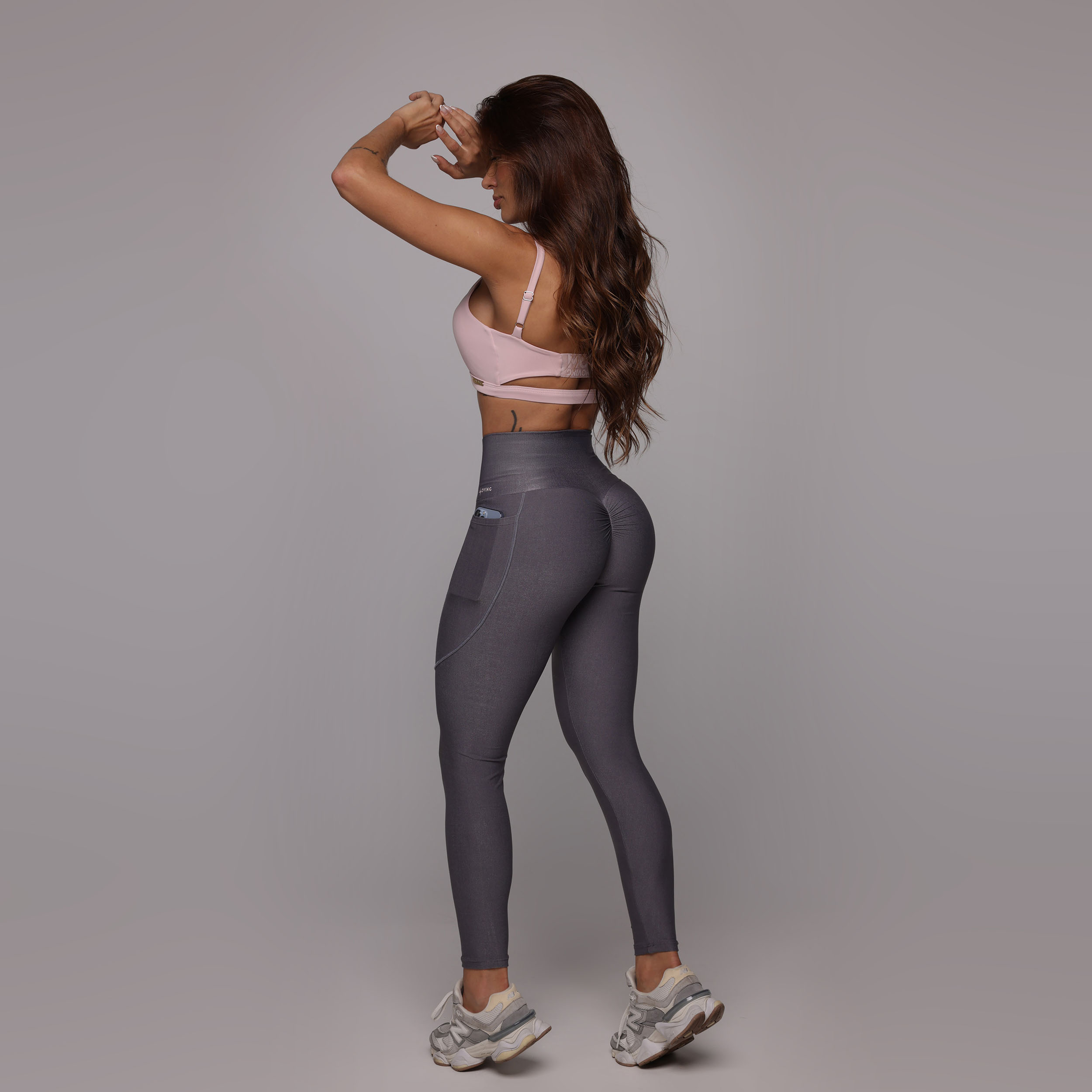 LEGGING MICHIGAN EMPINA BUMBUM GLOSSY CINZA CHUMBO - Imagem 7