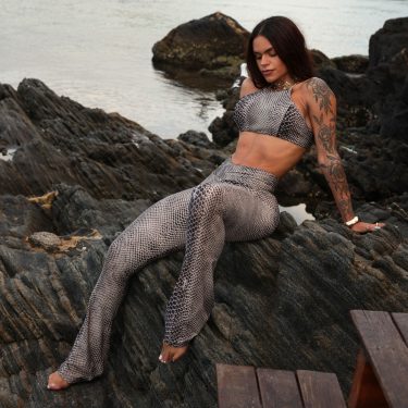 CALÇA FLARE RÉPTIL EXCLUSIVA