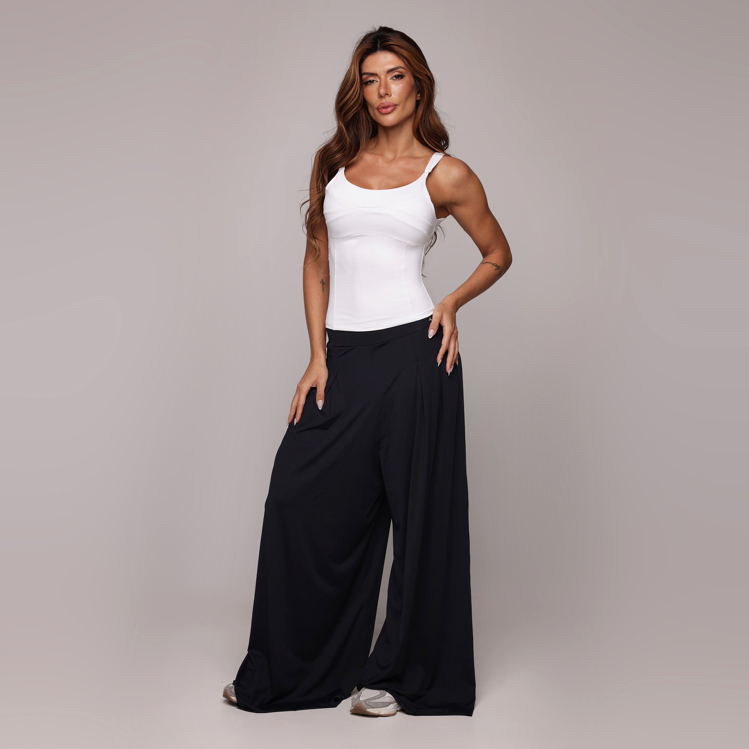 REGATA MICENAS BRANCA - Imagem 5
