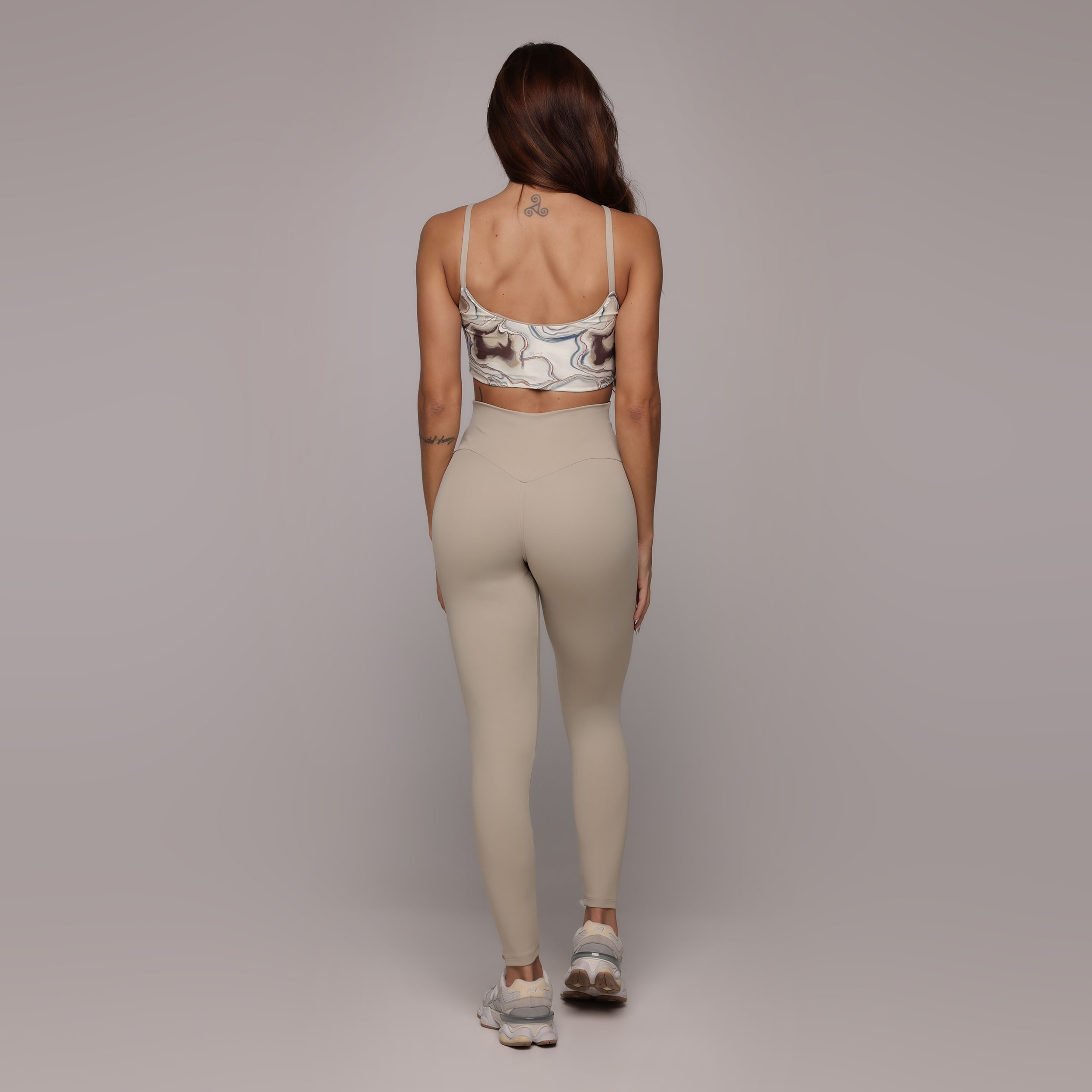TOP ESSENTIAL DUPLA-FACE CINZA IVORY - Imagem 9