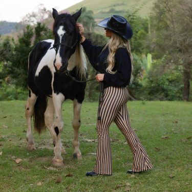 CALÇA FLARE SUNFIELD EXCLUSIVA