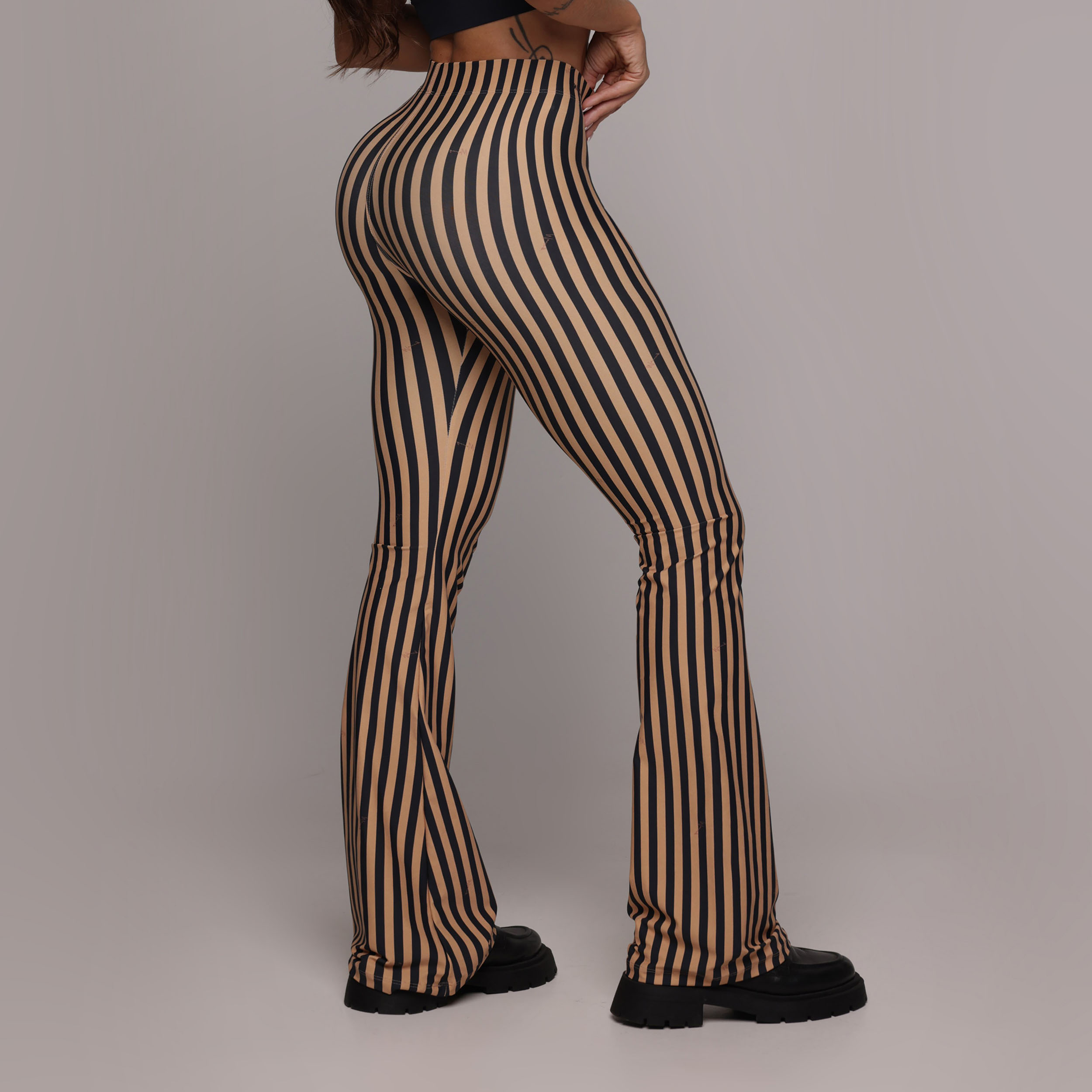 CALÇA FLARE SUNFIELD EXCLUSIVA - Imagem 3