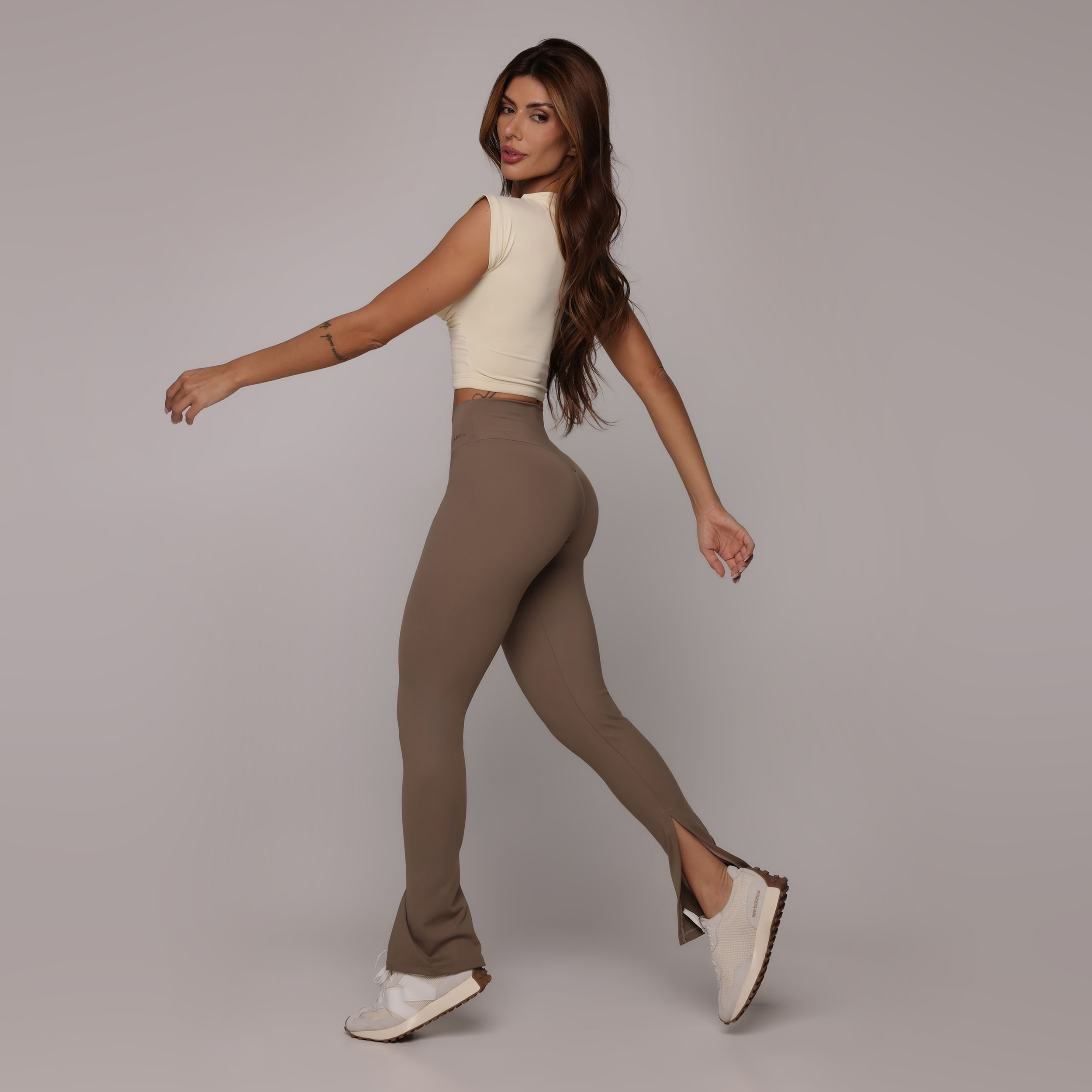 LEGGING FENDA CASTANHO - Imagem 4