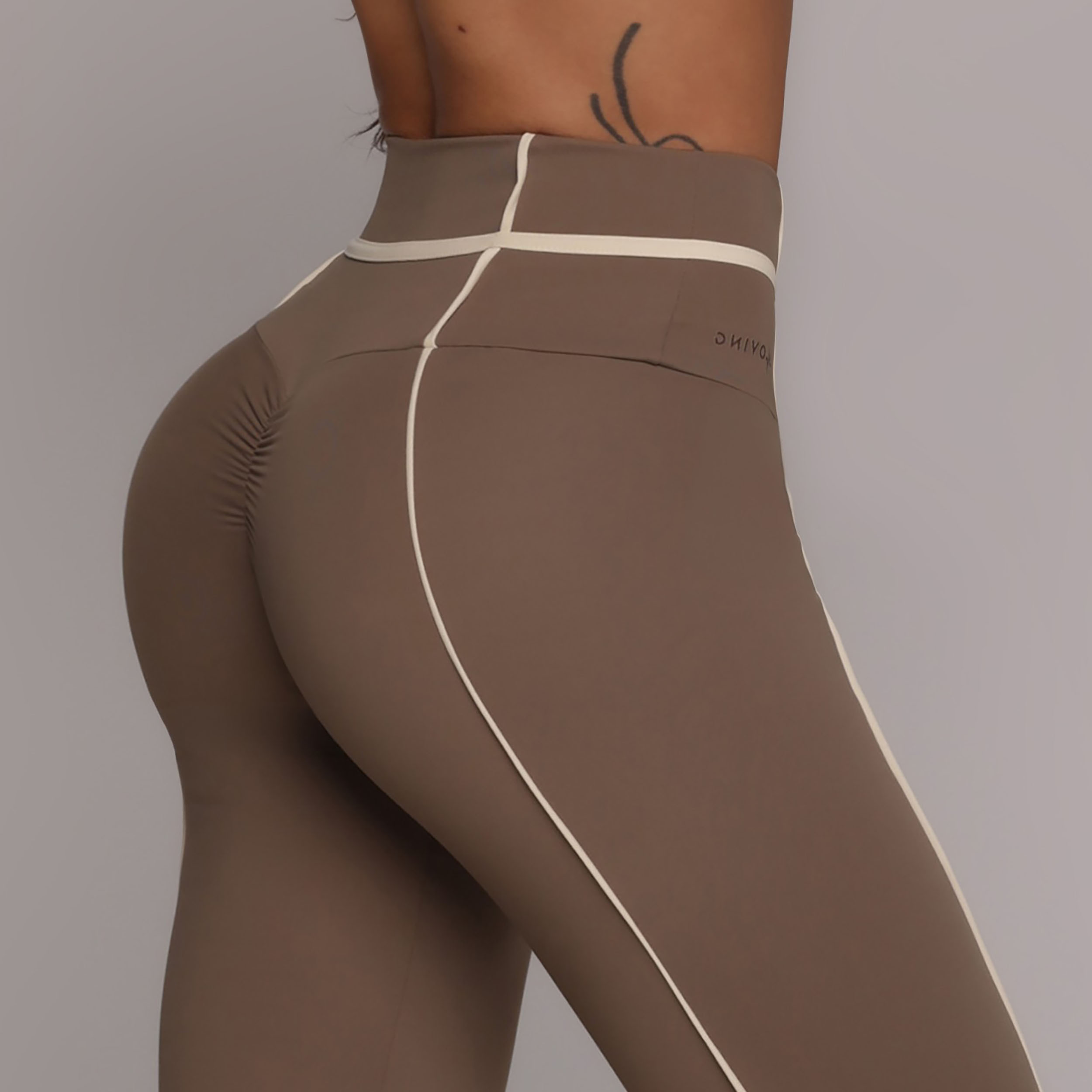 LEGGING QUEENS EMPINA BUMBUM CASTANHO - Imagem 3