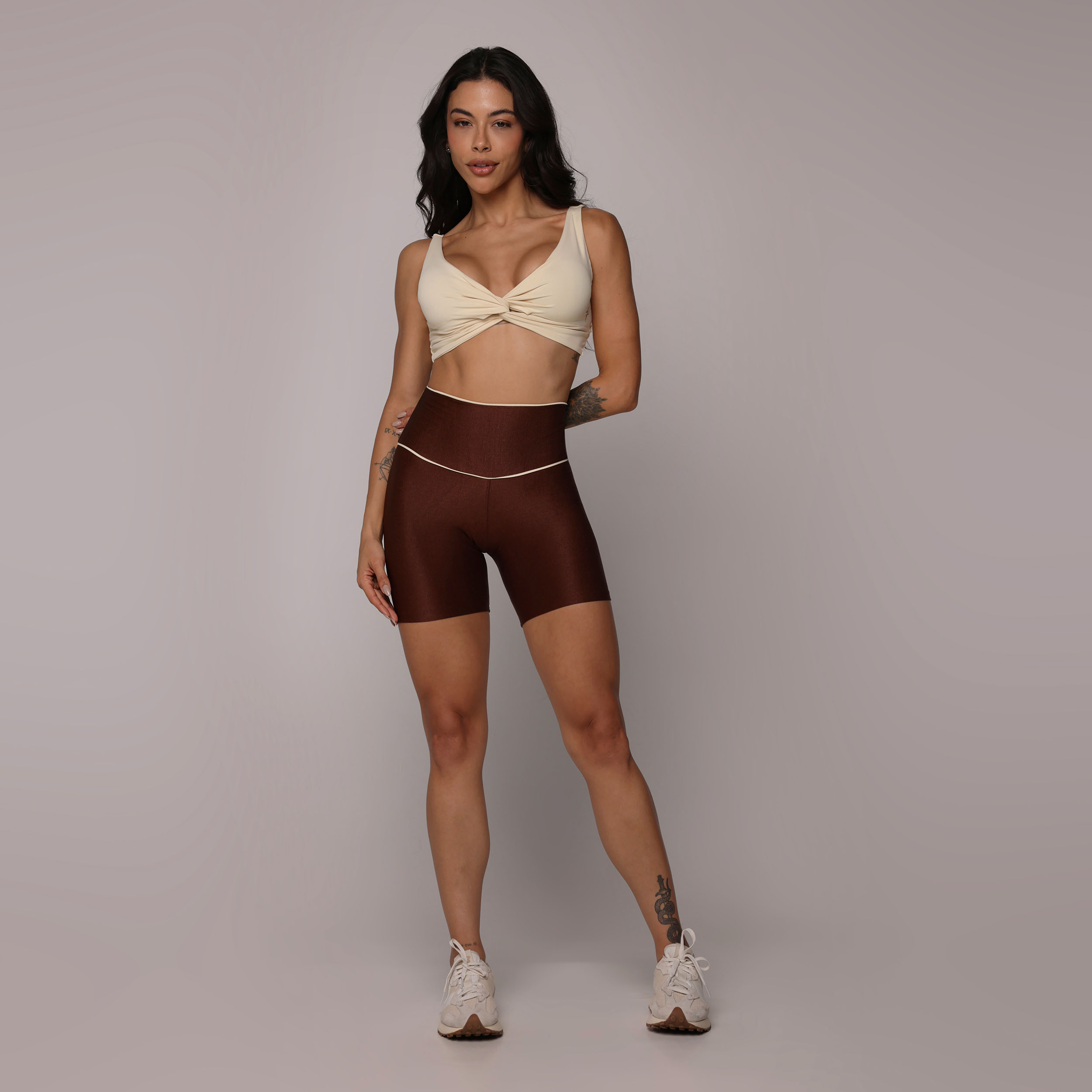SHORT WALK GLOSSY COFFEE - Imagem 4
