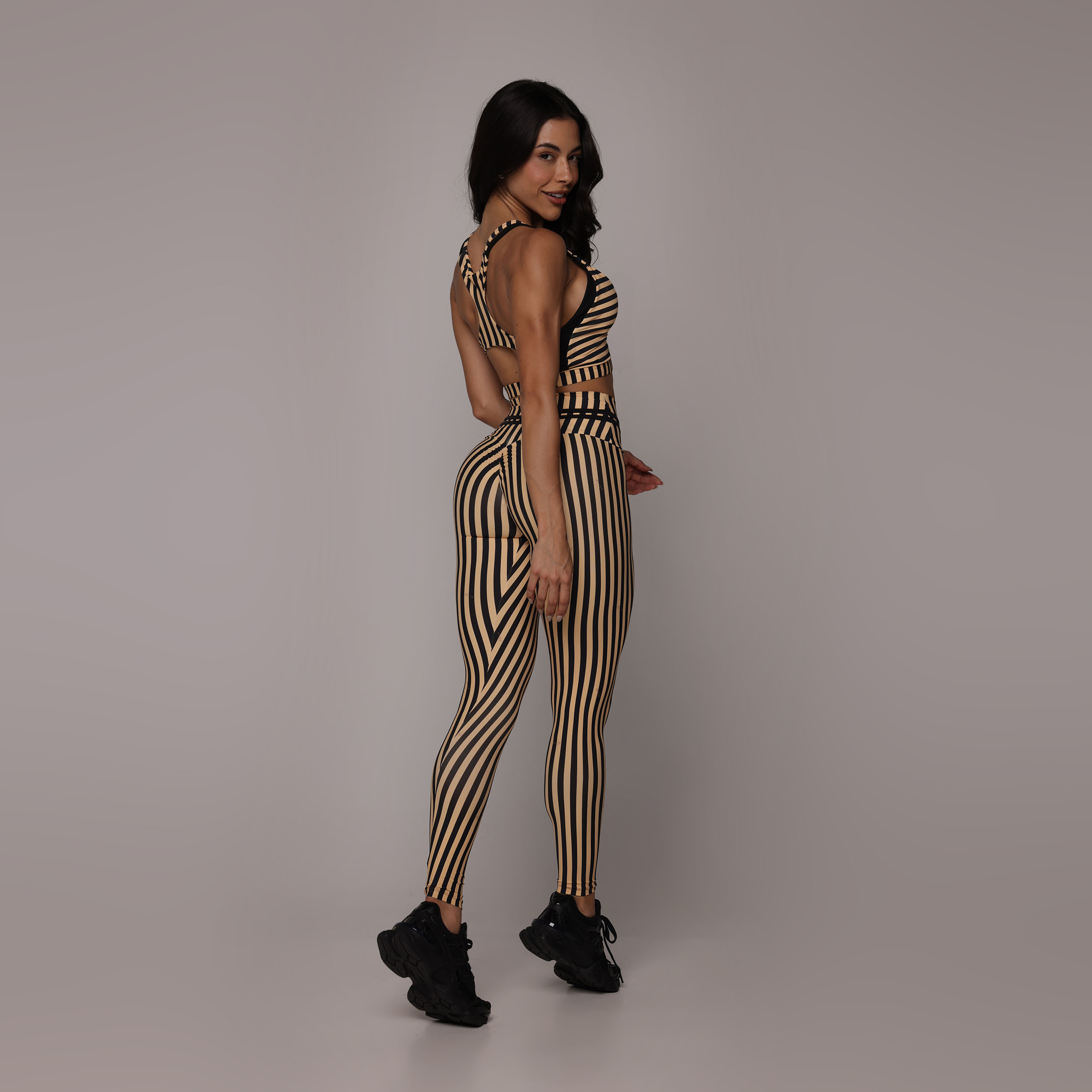 LEGGING EMPINA BUMBUM MACADÂMIA EXCLUSIVA - Imagem 4