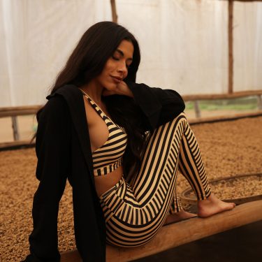 LEGGING STREET EMPINA BUMBUM MACADÂMIA EXCLUSIVA