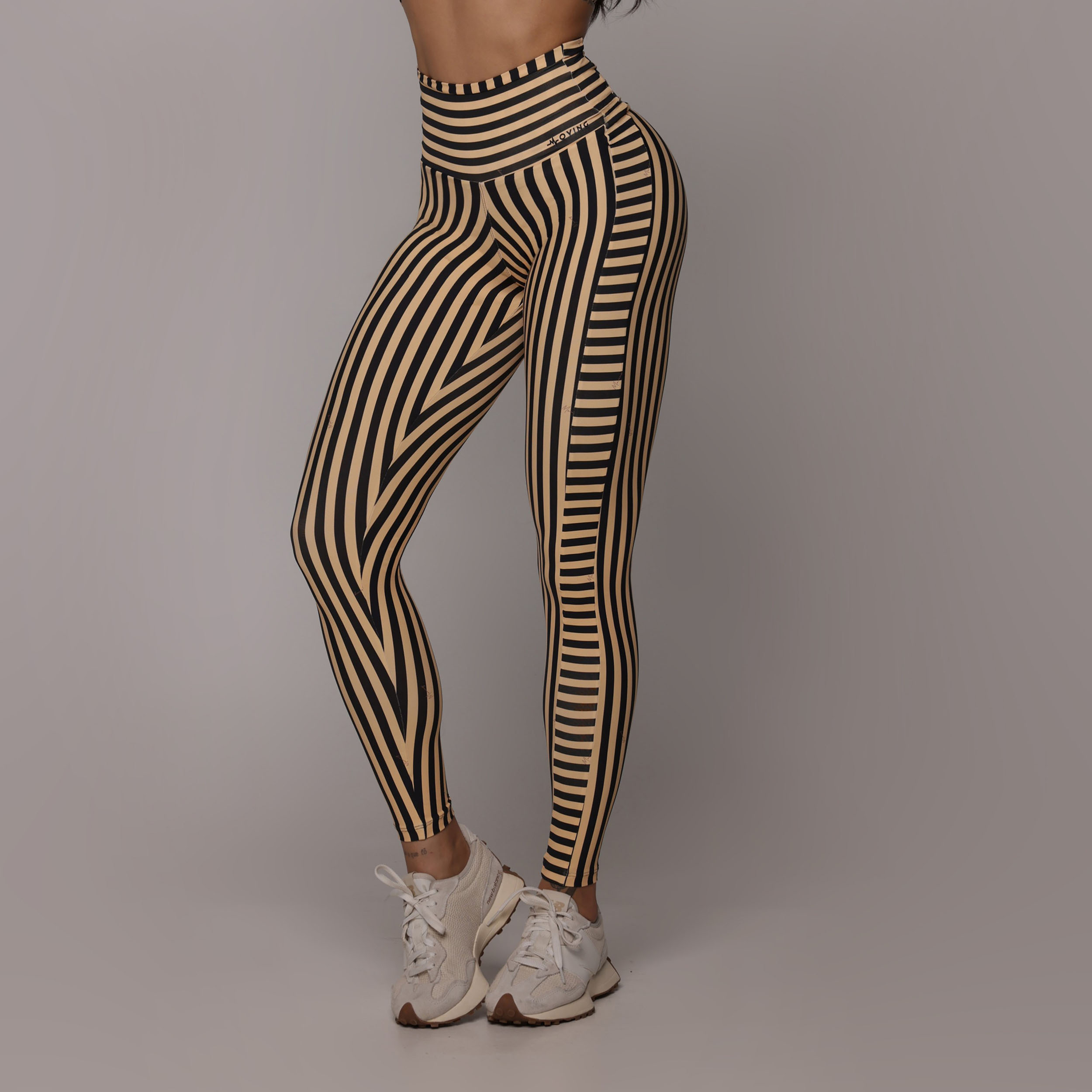 LEGGING STREET EMPINA BUMBUM MACADÂMIA EXCLUSIVA - Imagem 3