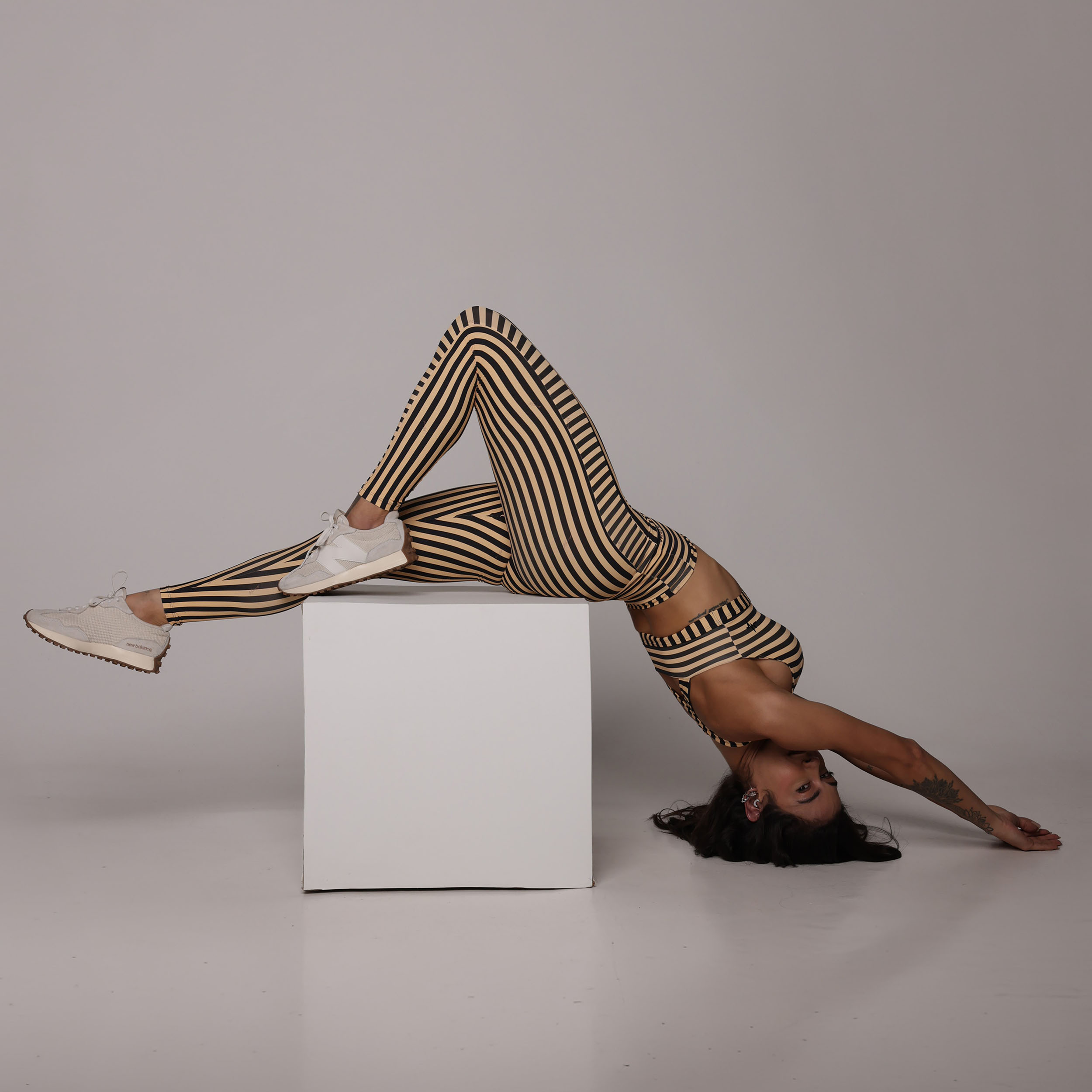 LEGGING STREET EMPINA BUMBUM MACADÂMIA EXCLUSIVA - Imagem 7