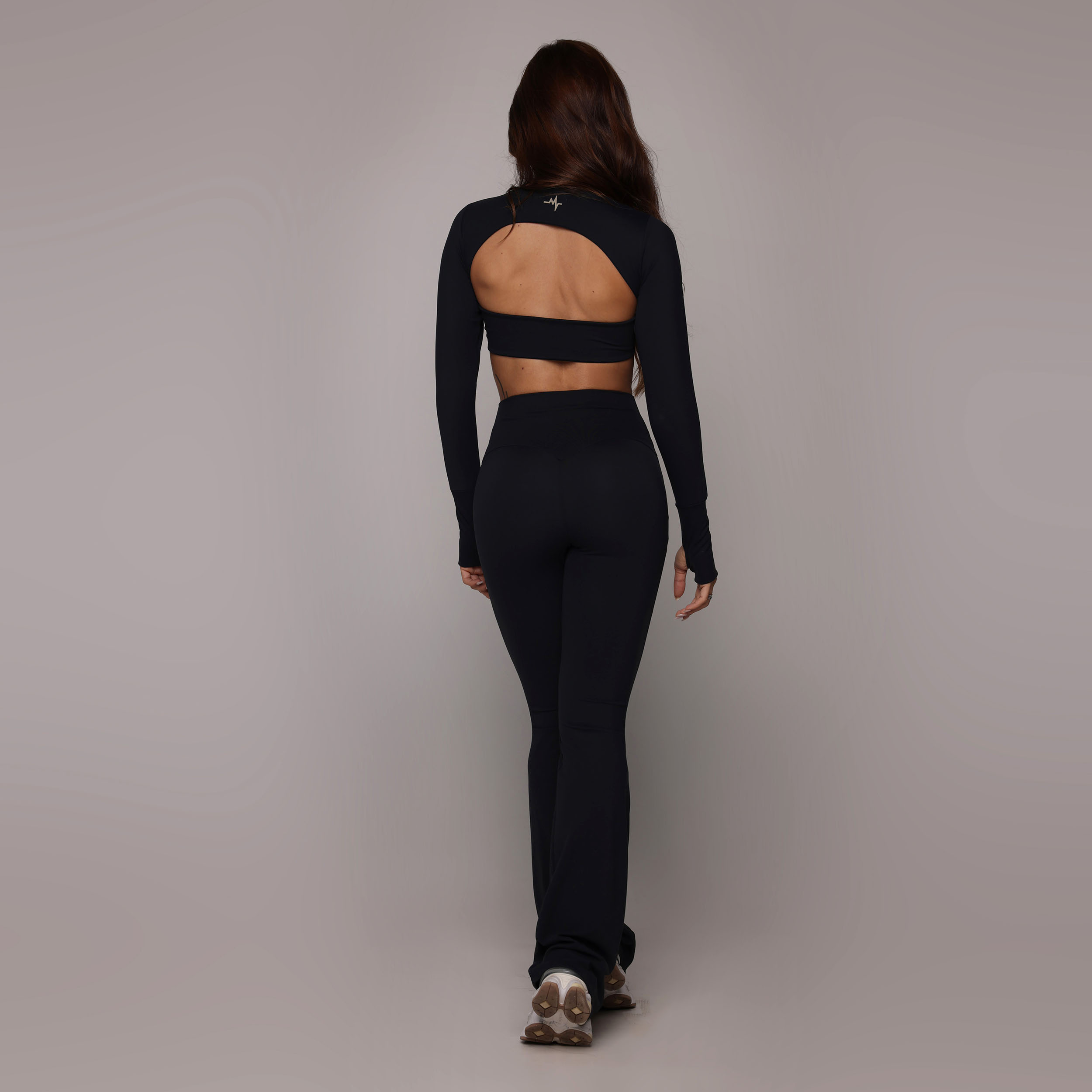 CALÇA FLARE PRETA TOQUE DE PÊSSEGO - Imagem 5