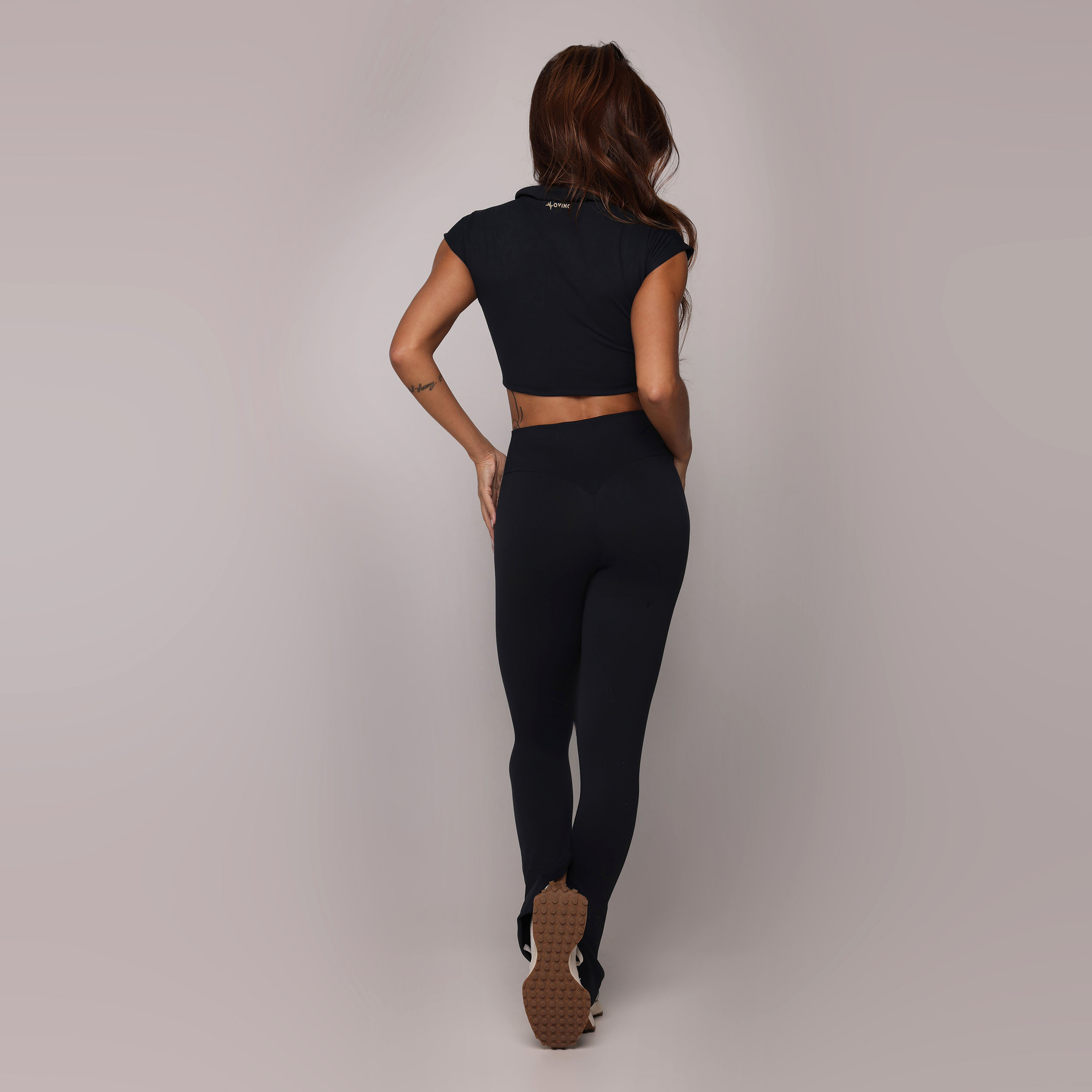 LEGGING FENDA PRETA TOQUE DE PÊSSEGO - Imagem 6