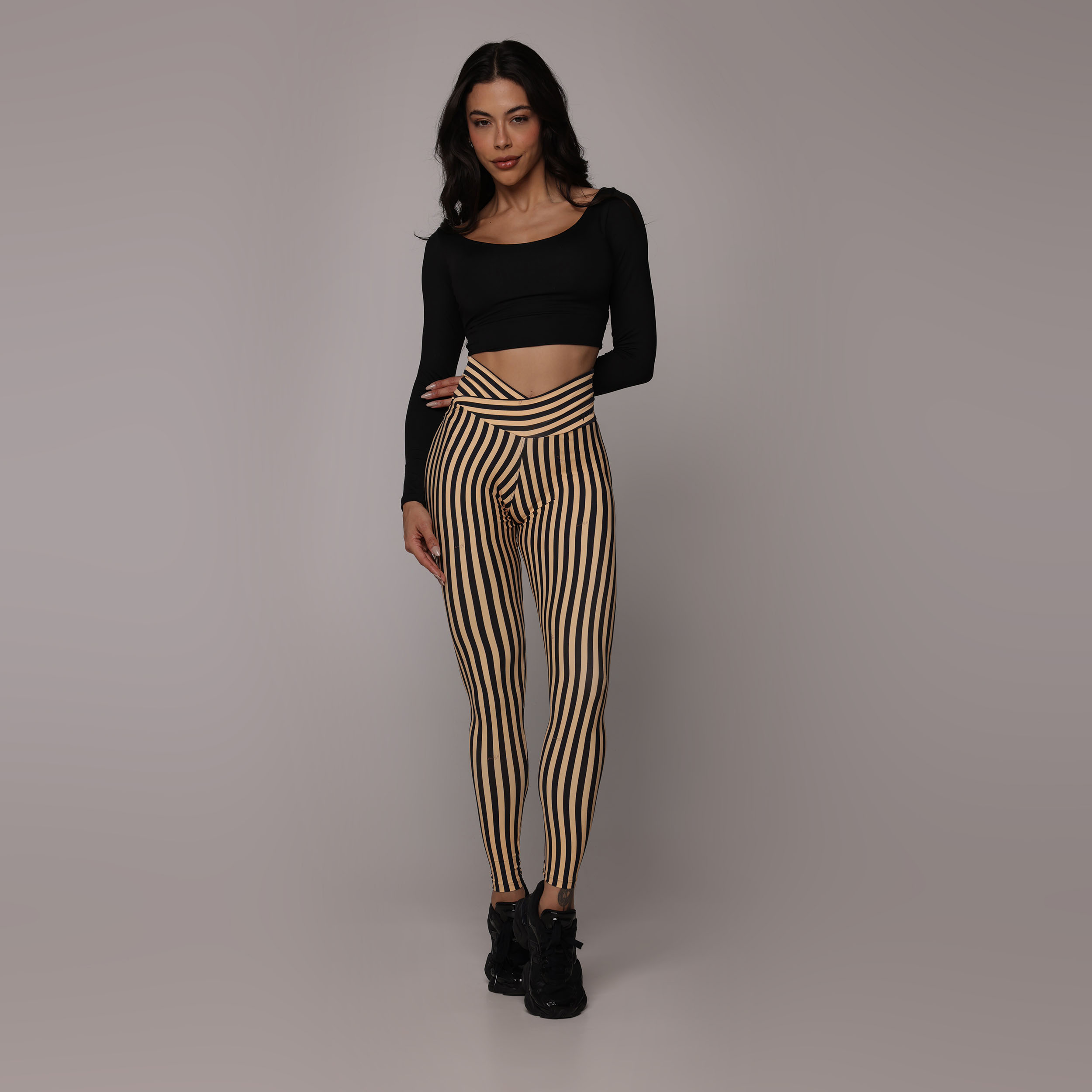 CROPPED MADRID MANGA LONGA PRETO - Imagem 3